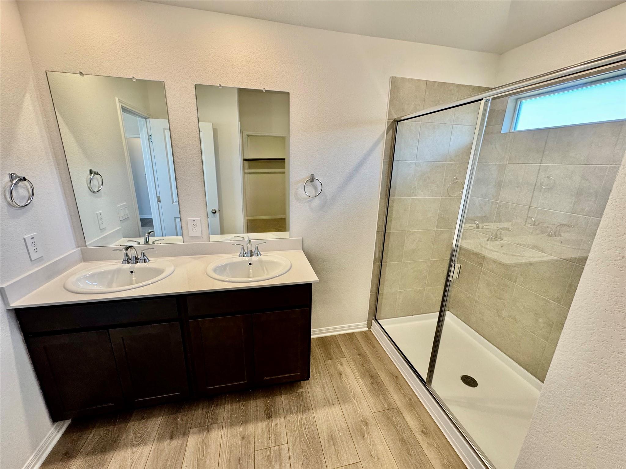 5020 Hazelnut Ln, Del Valle, TX 78617