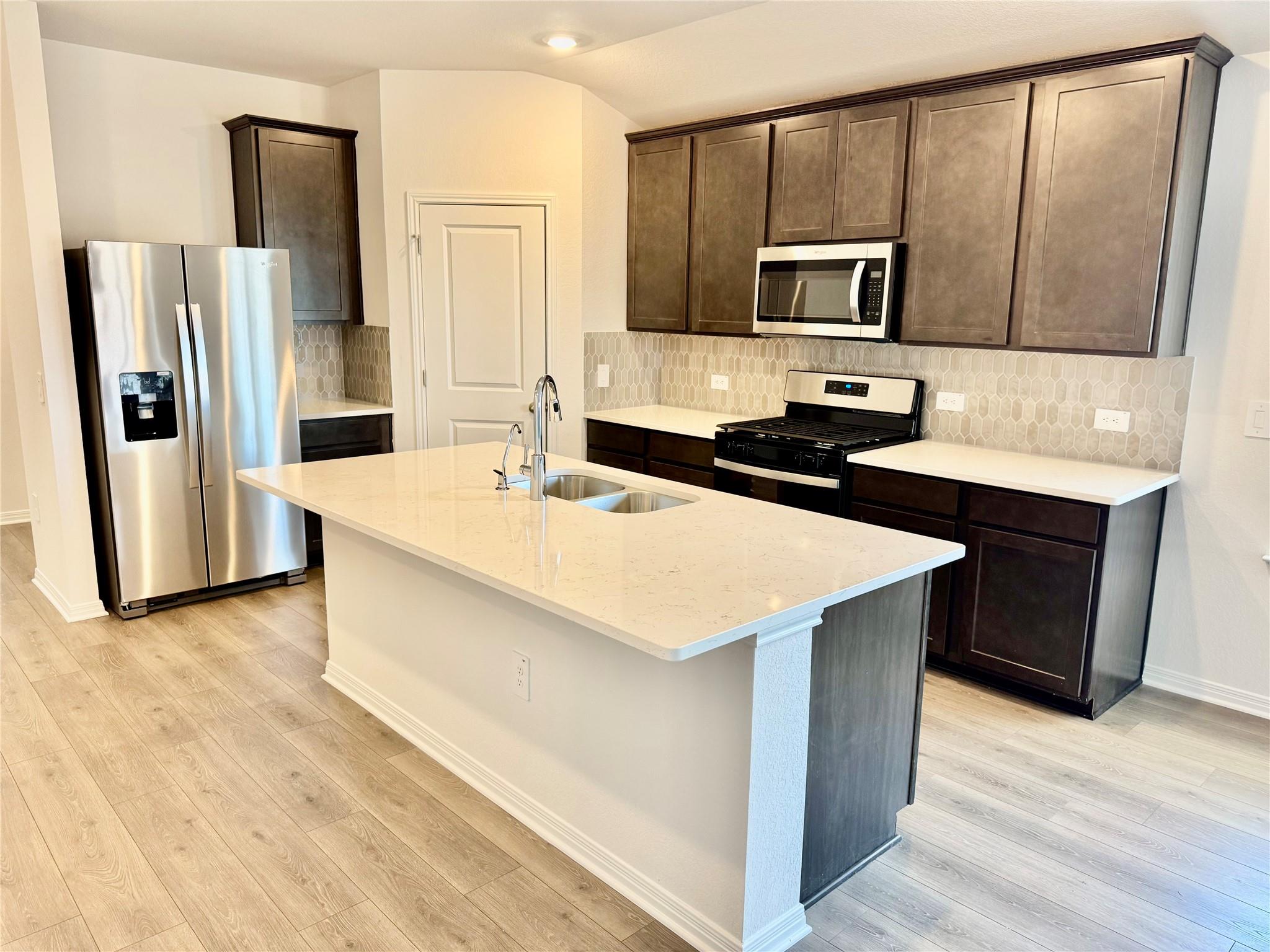 5020 Hazelnut Ln, Del Valle, TX 78617