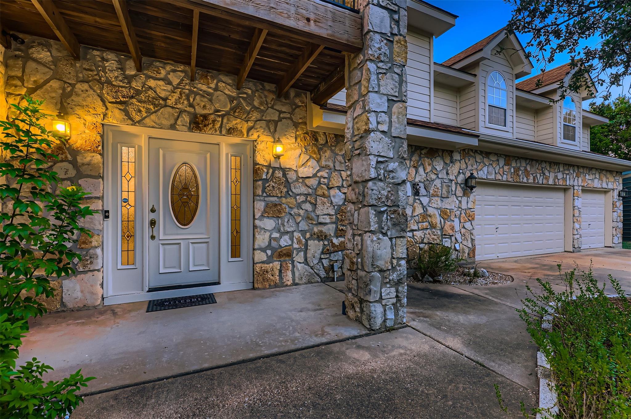 17706 North Rim Dr, Leander, TX 78641