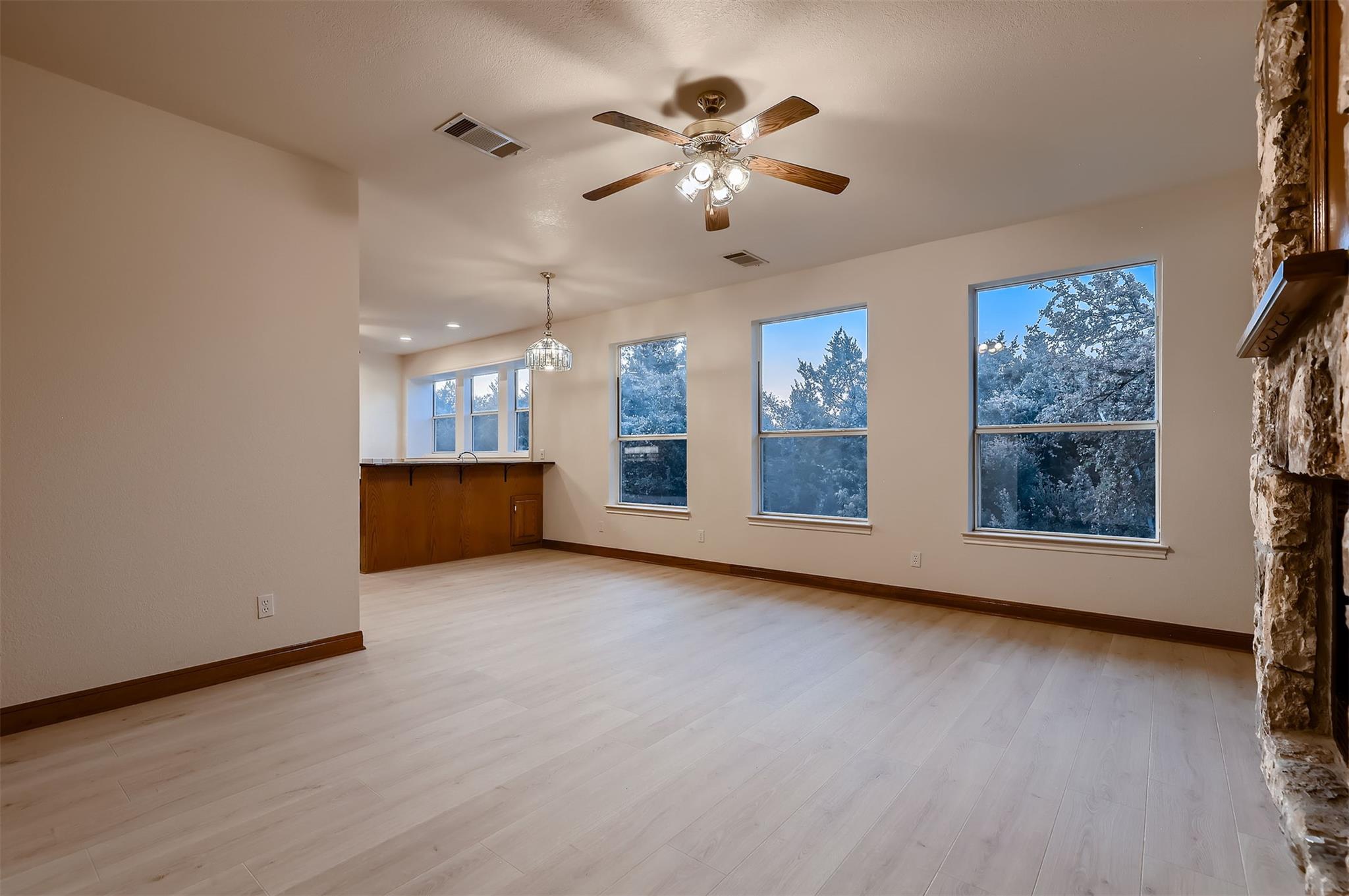 17706 North Rim Dr, Leander, TX 78641