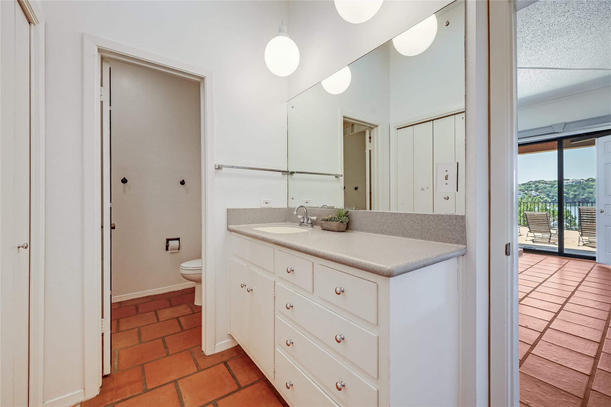 18703 Lakeland Dr, Lago Vista, TX 78645