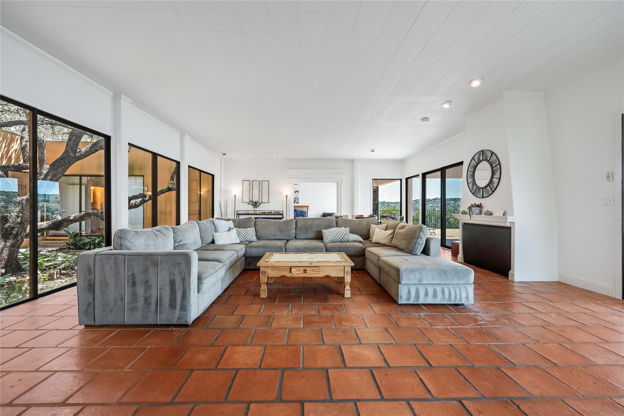 18703 Lakeland Dr, Lago Vista, TX 78645