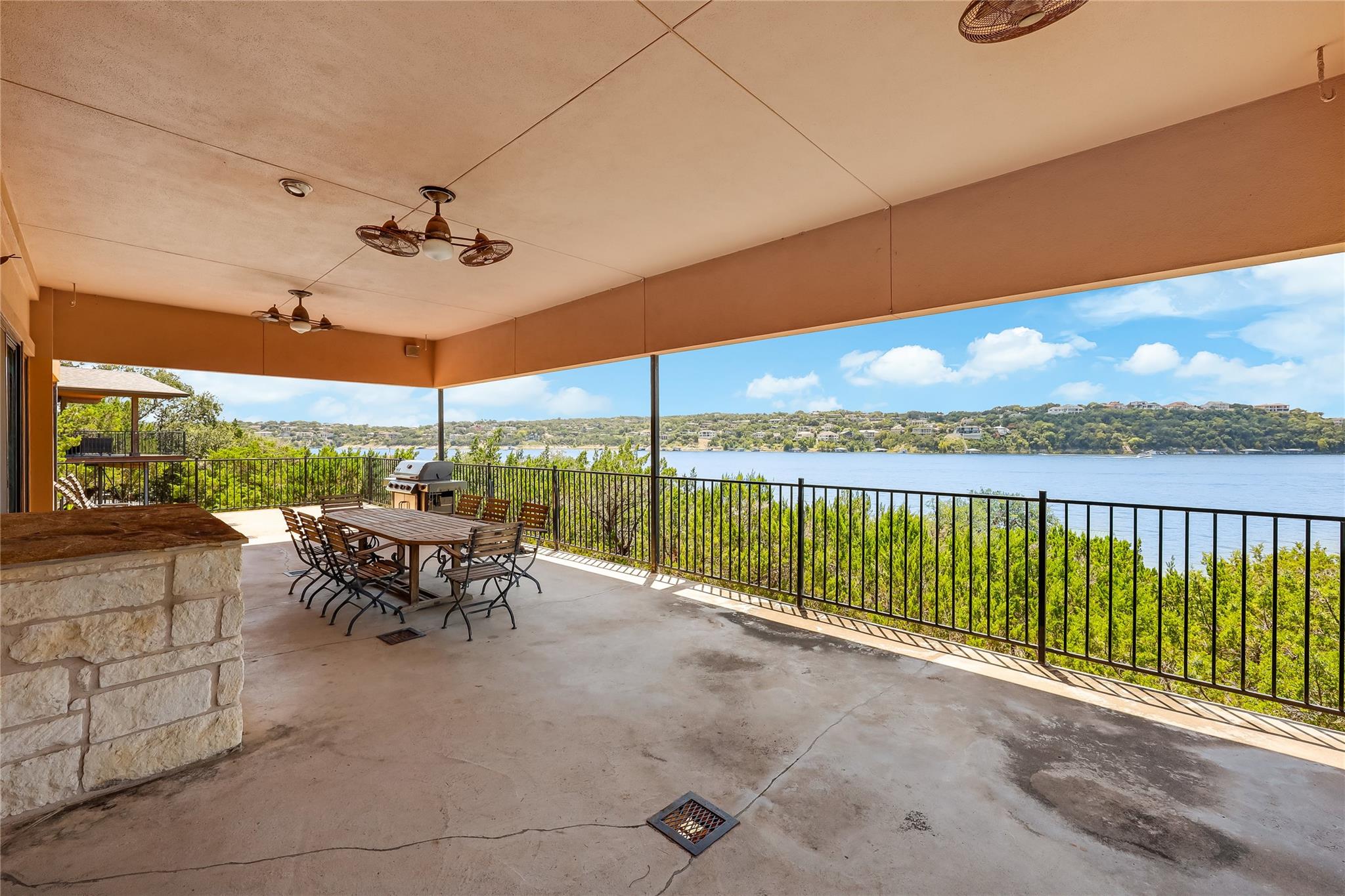 18703 Lakeland Dr, Lago Vista, TX 78645