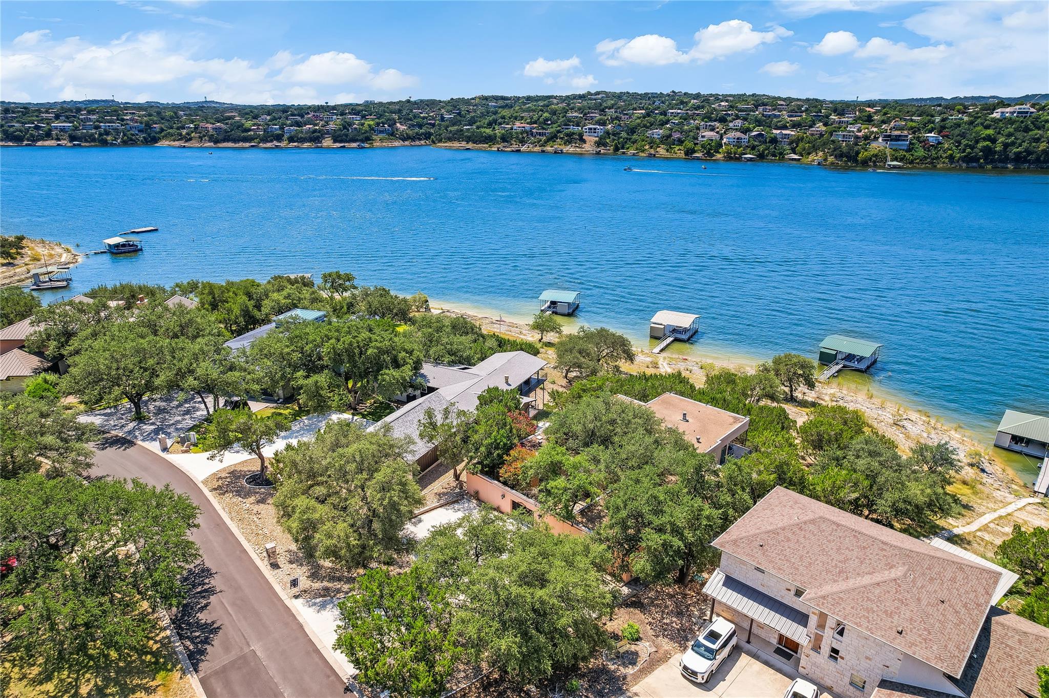 18703 Lakeland Dr, Lago Vista, TX 78645