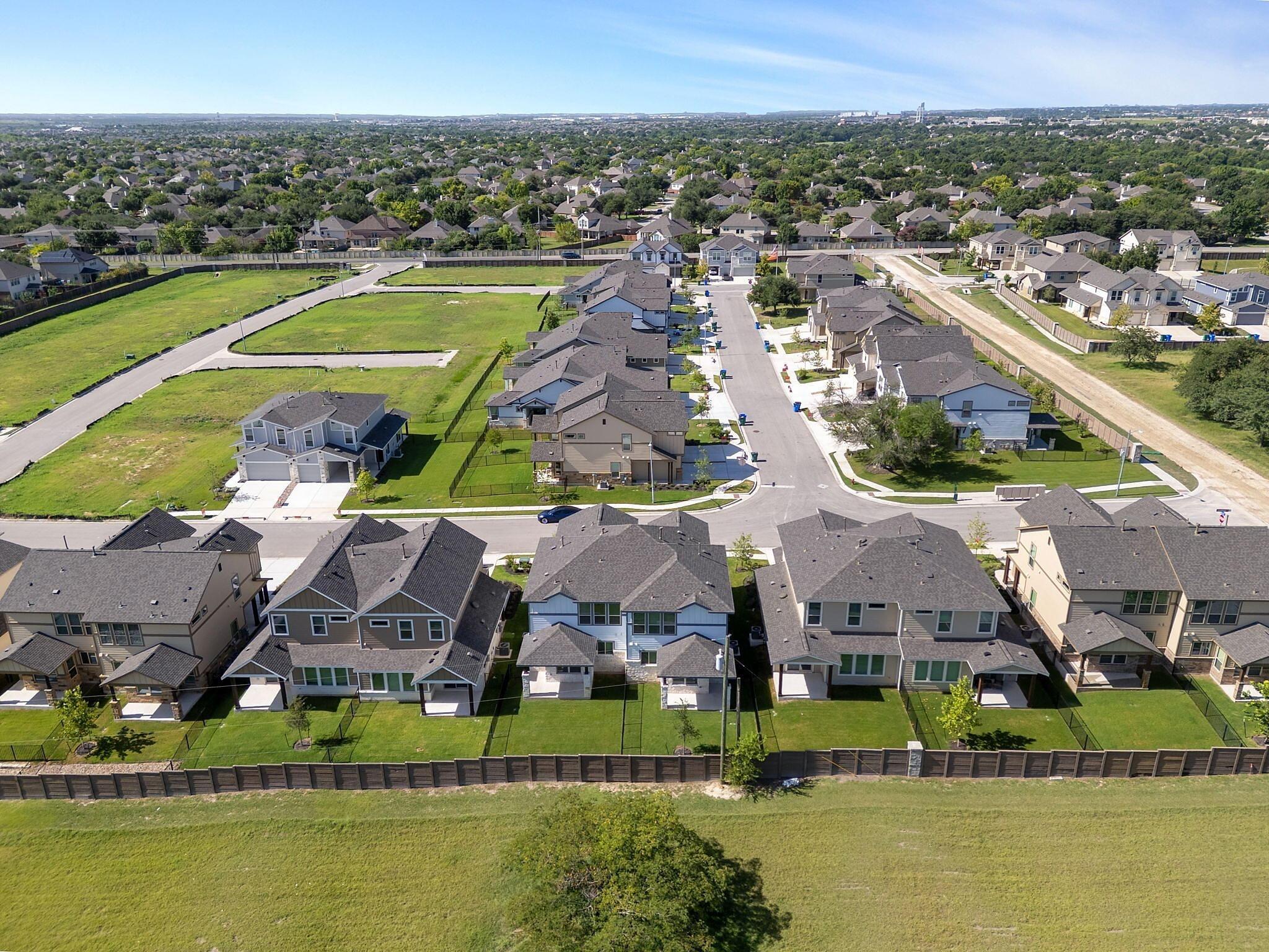 2204A Cornfield Dr, Pflugerville, TX 78660