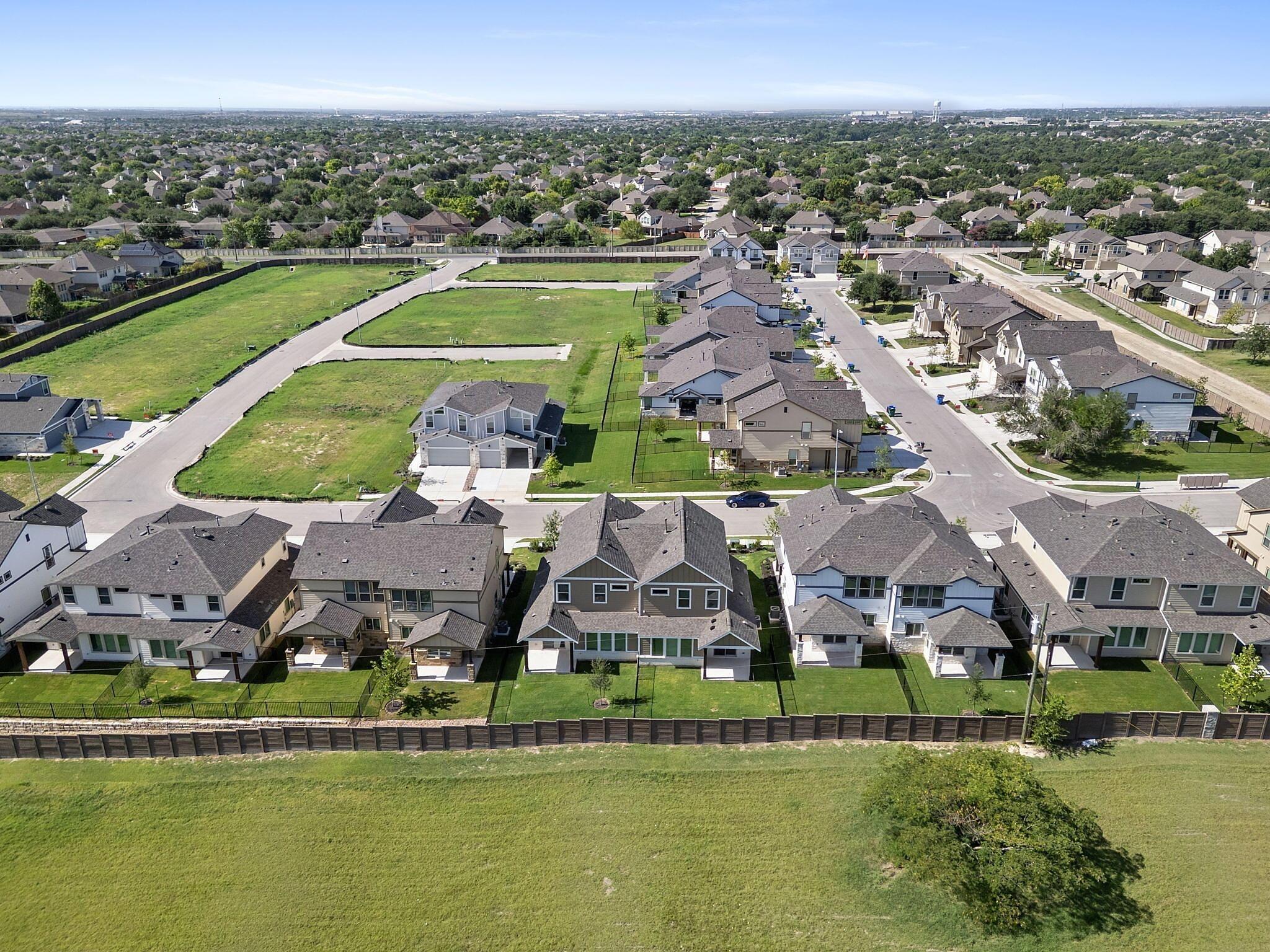 2206B Cornfield Dr, Pflugerville, TX 78660