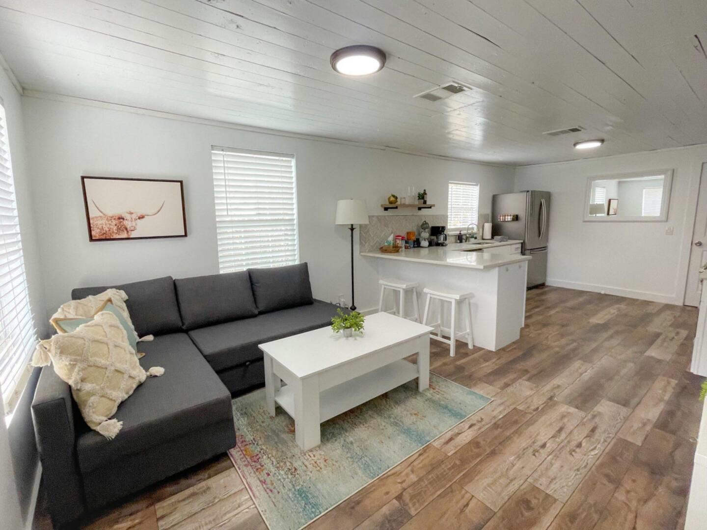 2402 Santa Rita St, Austin, TX 78702