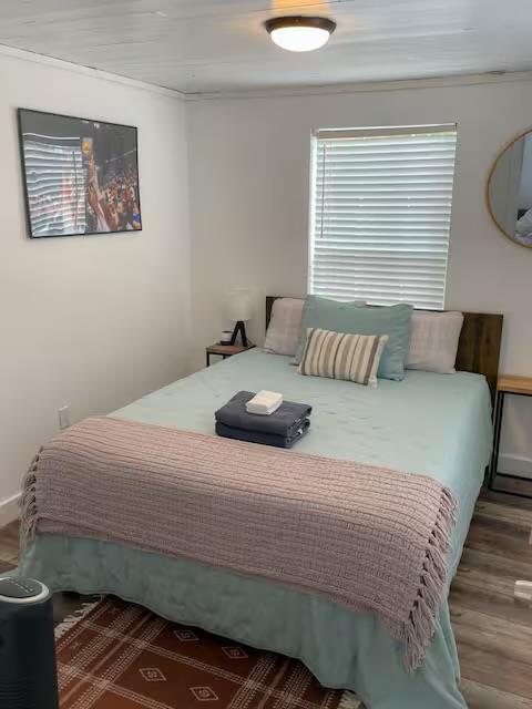 2402 Santa Rita St, Austin, TX 78702