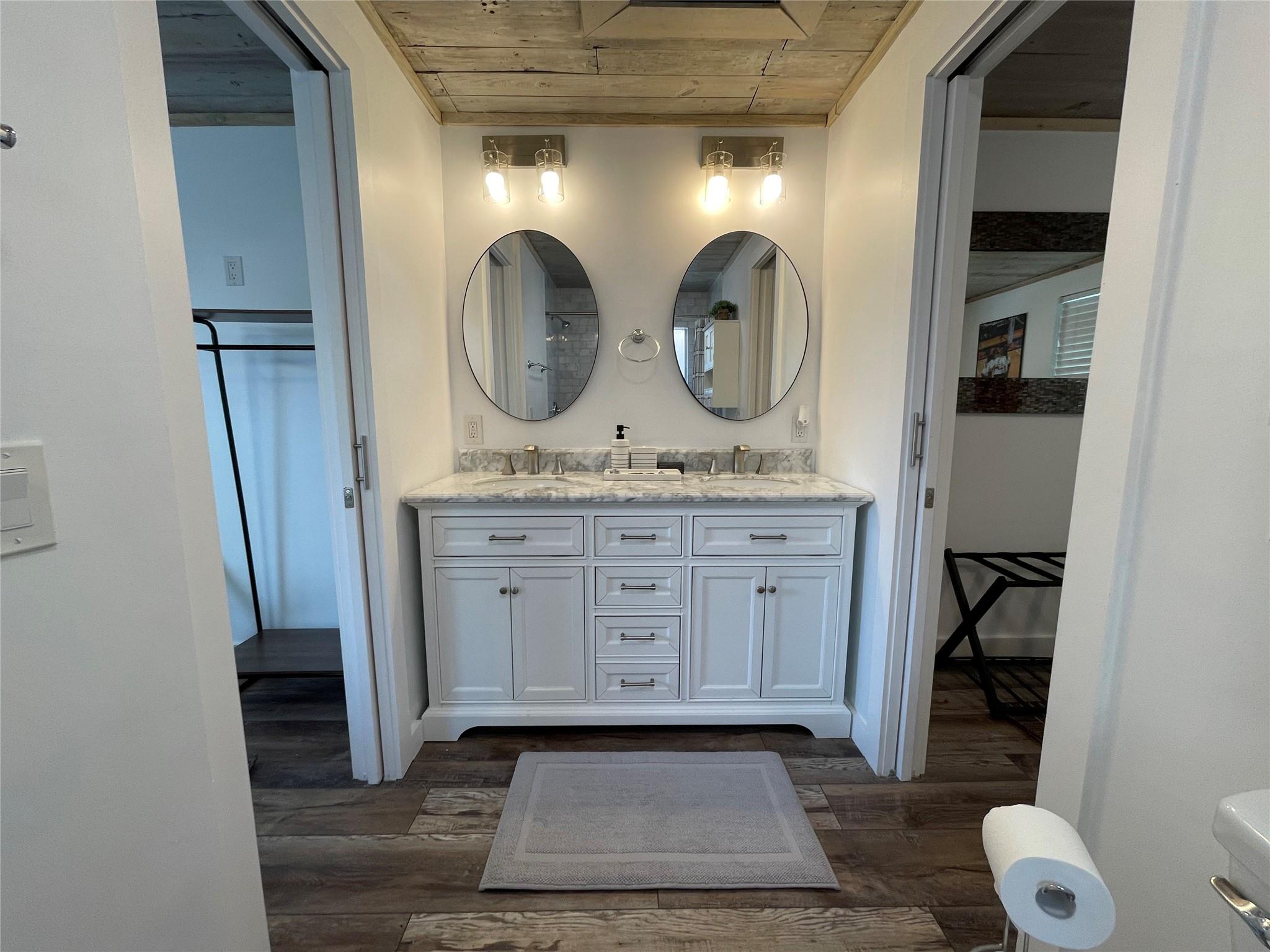 2402 Santa Rita St, Austin, TX 78702