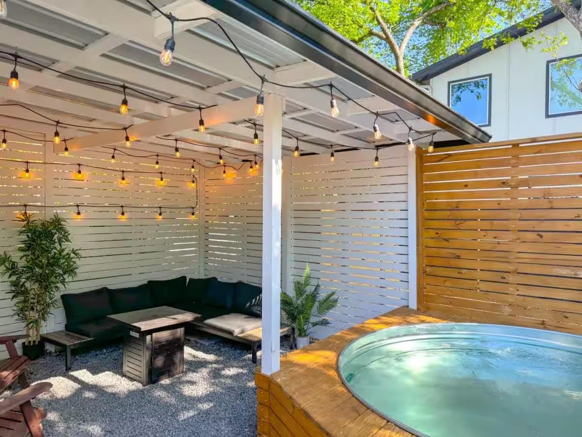 2402 Santa Rita St, Austin, TX 78702