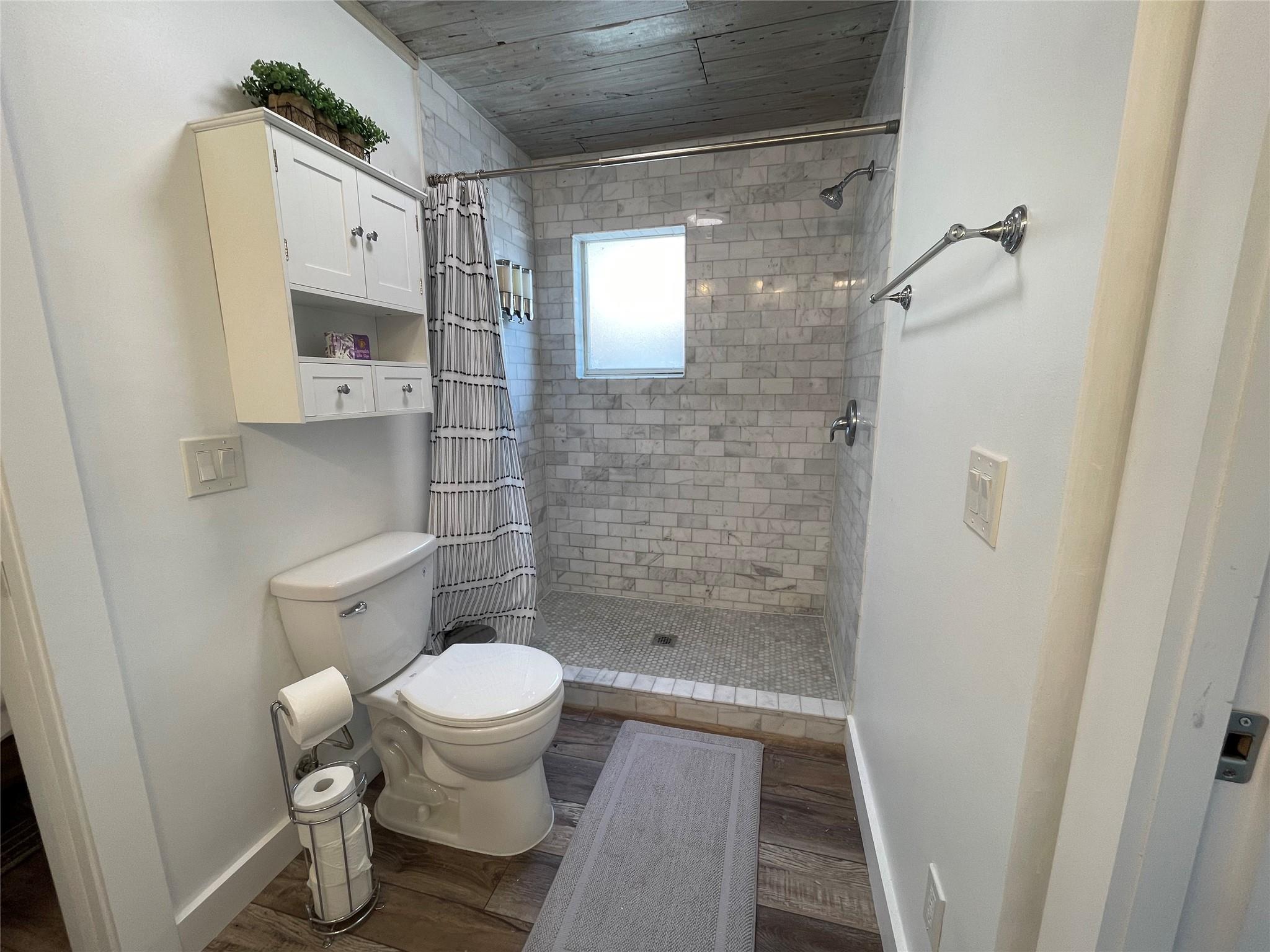 2402 Santa Rita St, Austin, TX 78702