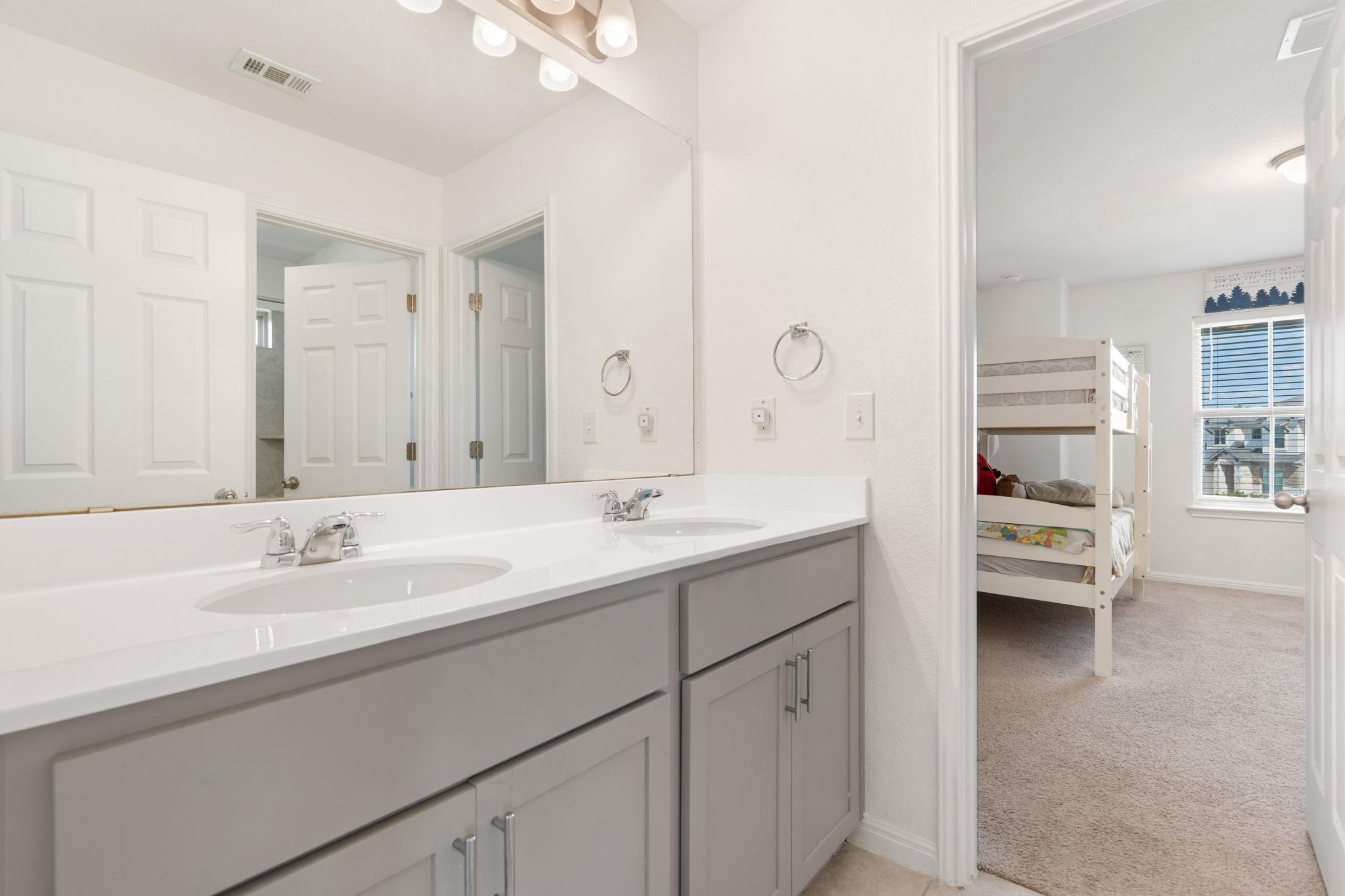 232 Manassas Dr, Leander, TX 78641