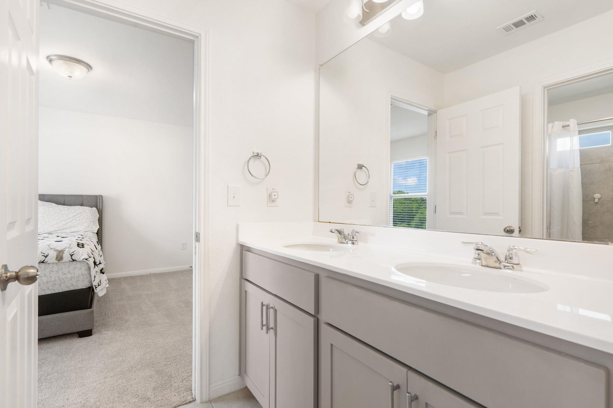 232 Manassas Dr, Leander, TX 78641