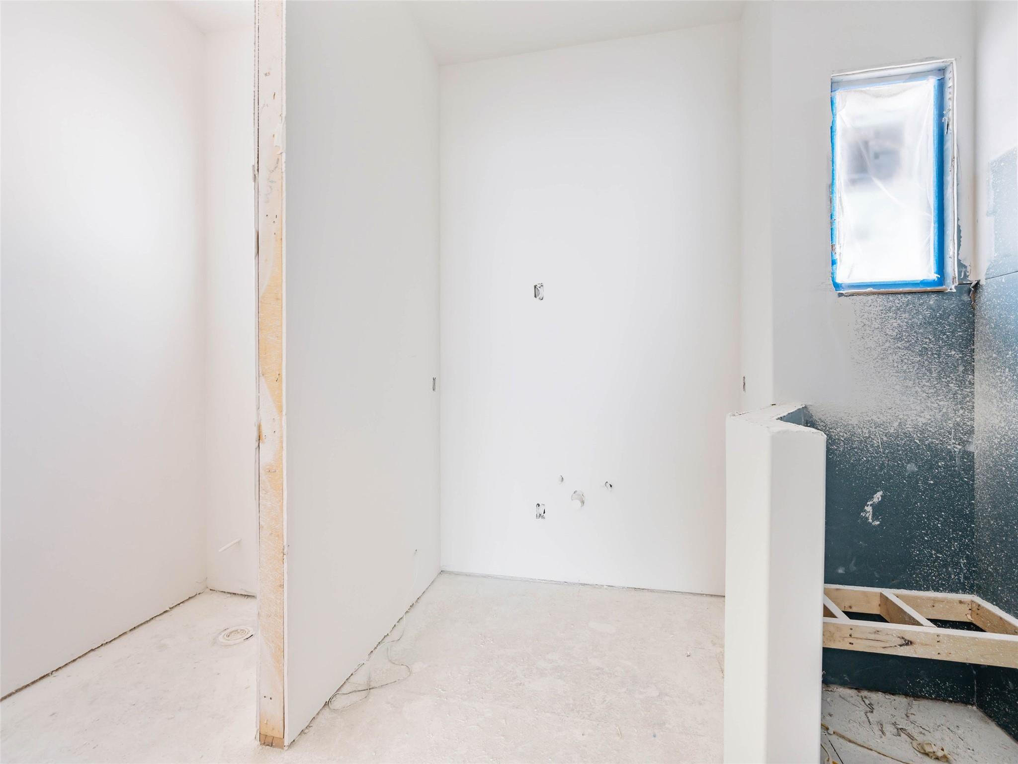 156 Skyline Dr, Llano, TX 78643