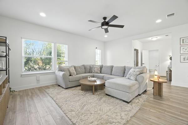 9115 Looksee Ln, Austin, TX 78744