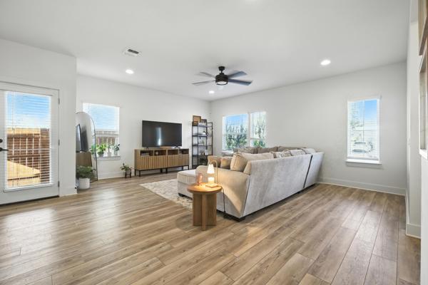 9115 Looksee Ln, Austin, TX 78744