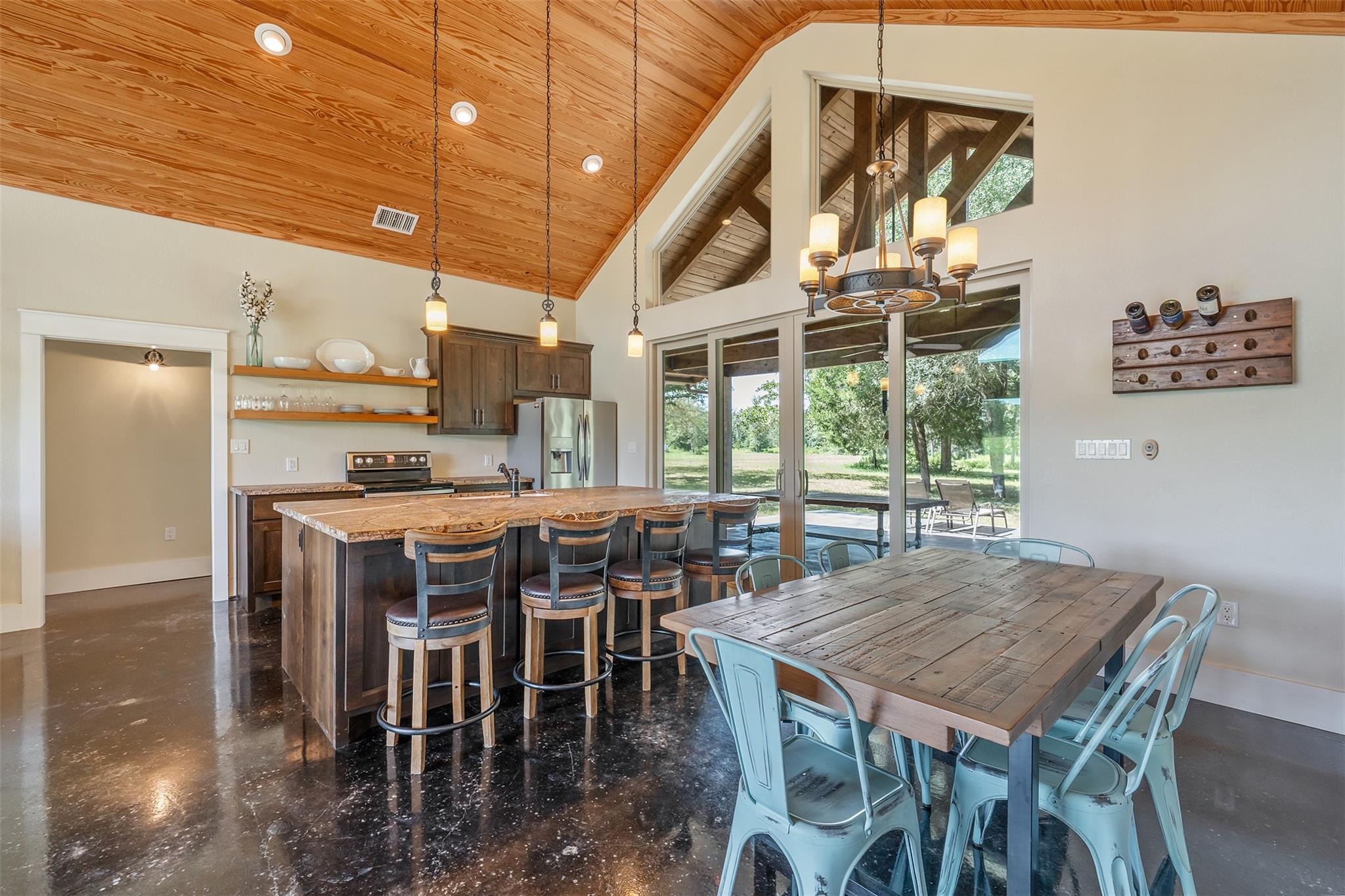 2033 Lcr 704 Rd, Groesbeck, TX 76653