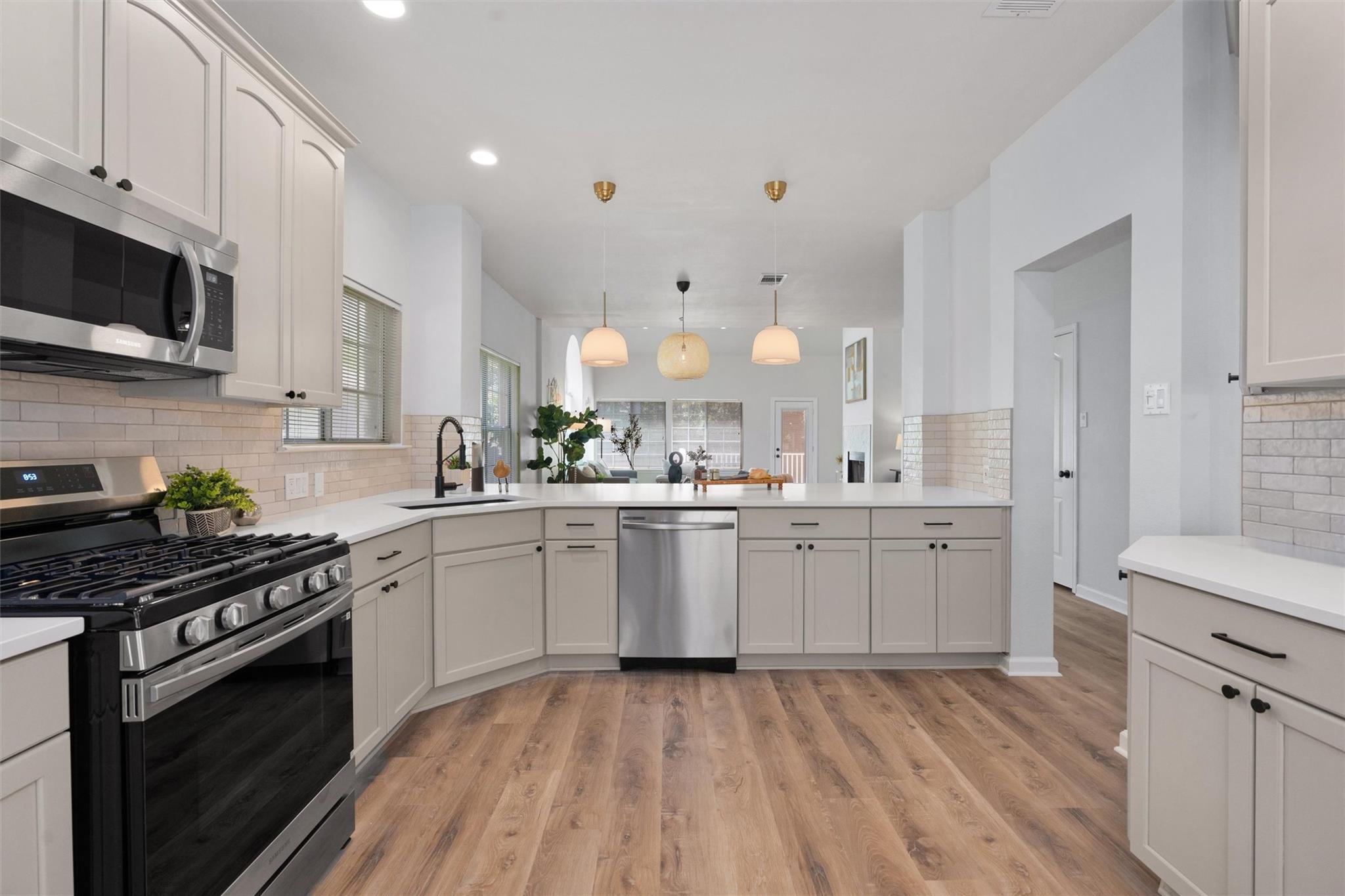 3817 Newland Dr, Round Rock, TX 78681