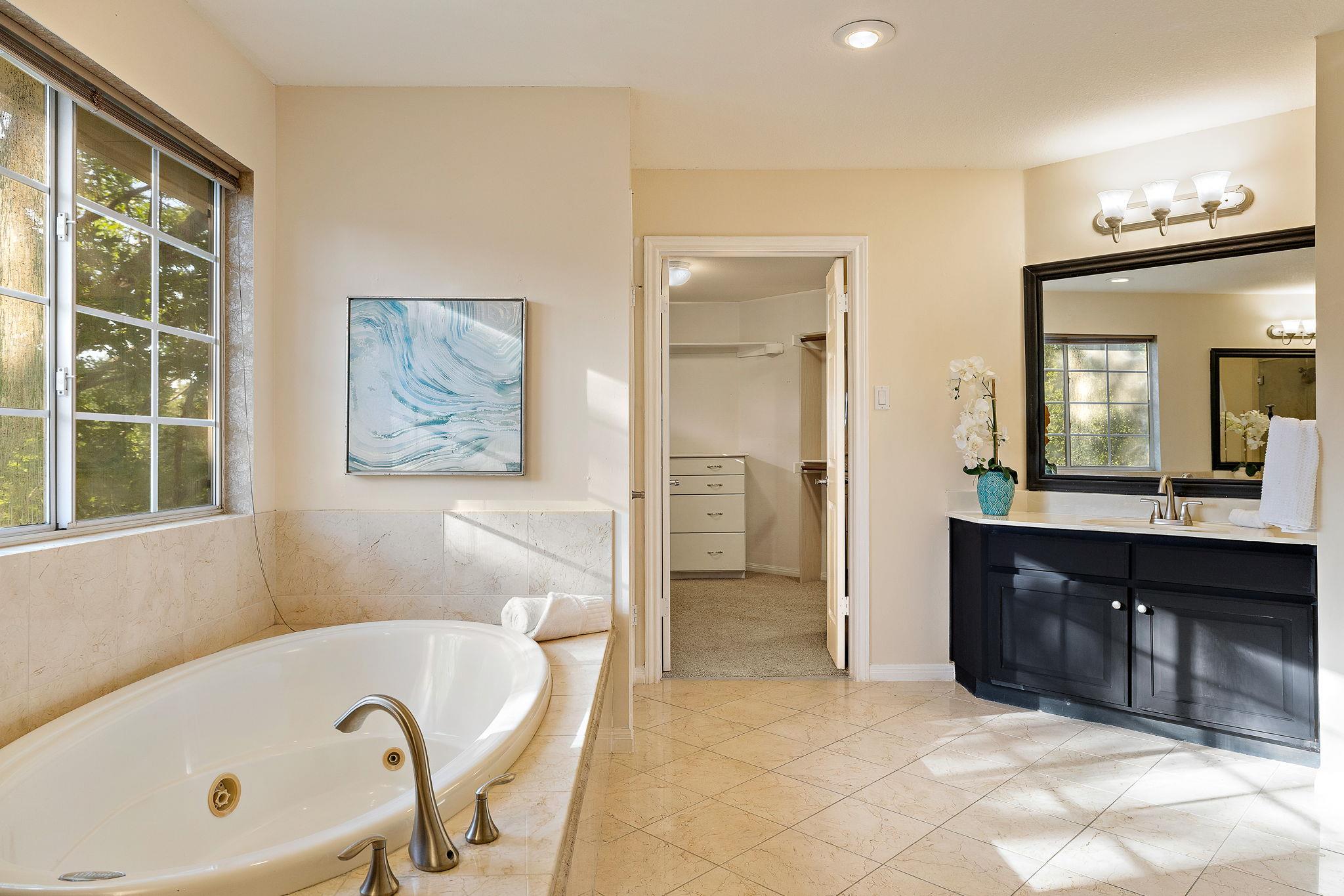 2057 Golden Bear Dr, Round Rock, TX 78664