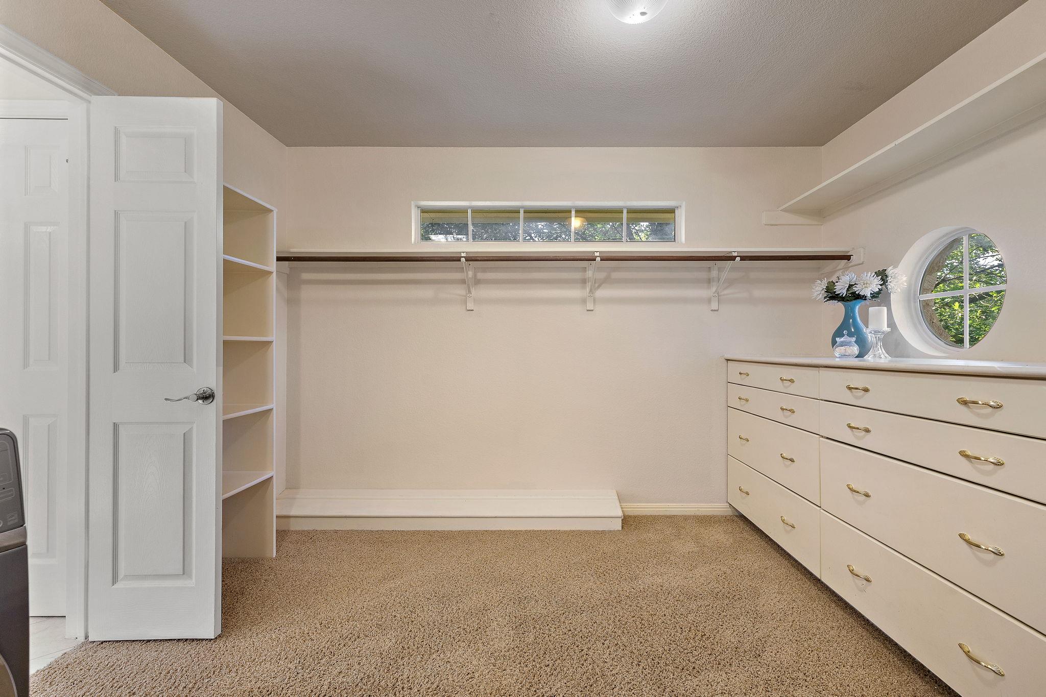 2057 Golden Bear Dr, Round Rock, TX 78664