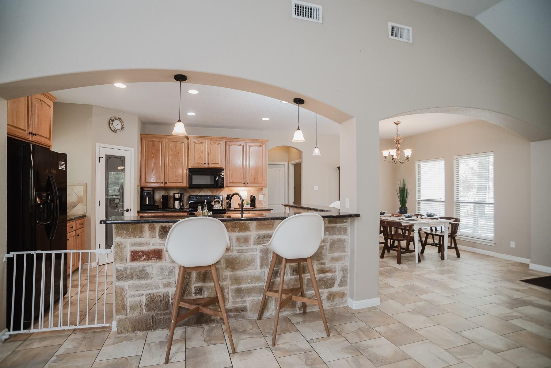 205 Sendera Xing, La Vernia, TX 78121