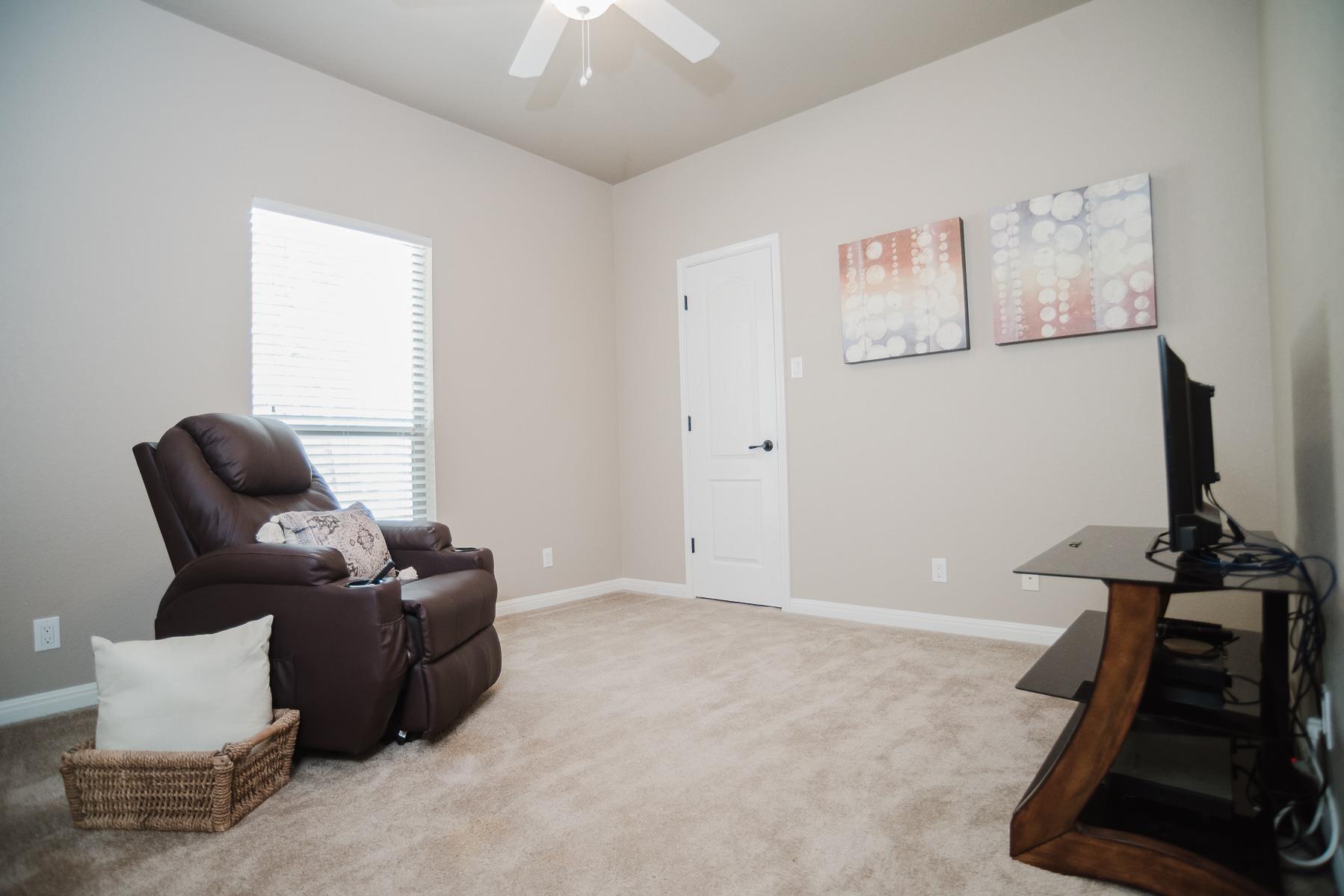 205 Sendera Xing, La Vernia, TX 78121