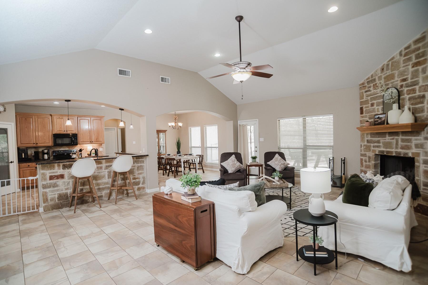 205 Sendera Xing, La Vernia, TX 78121