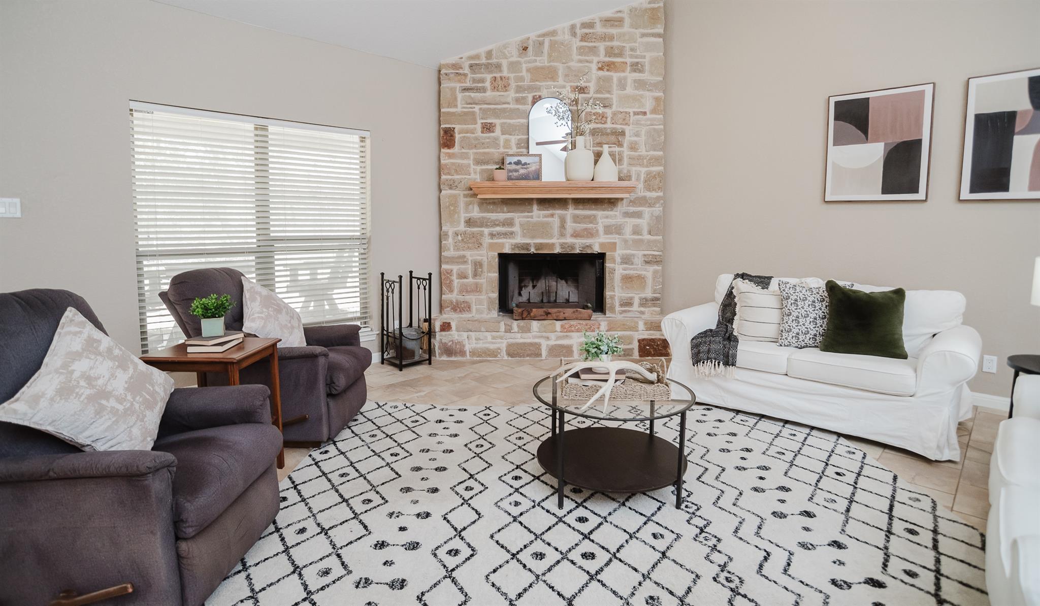 205 Sendera Xing, La Vernia, TX 78121