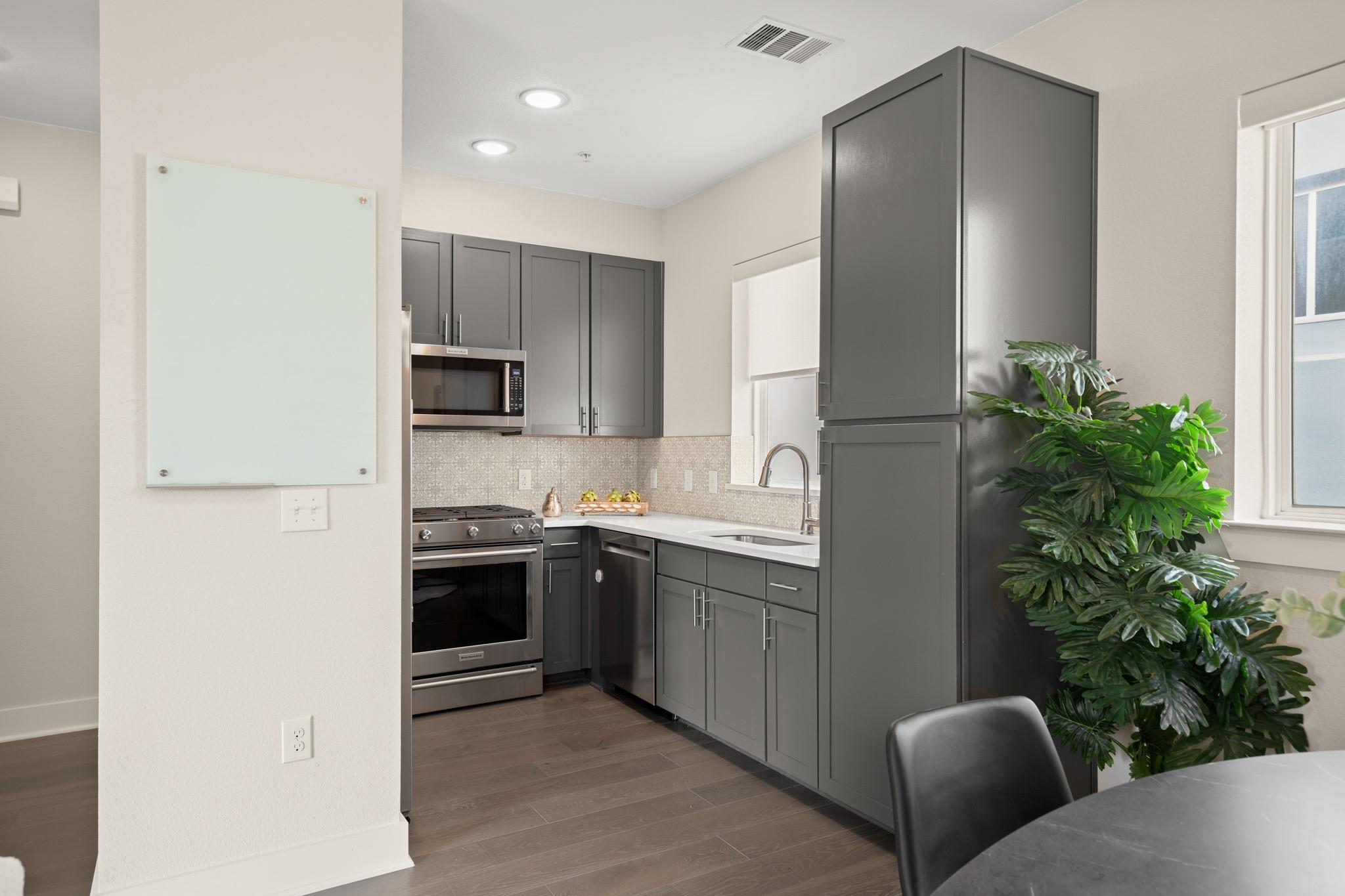 2827 Manor Rd # 3105, Austin, TX 78722