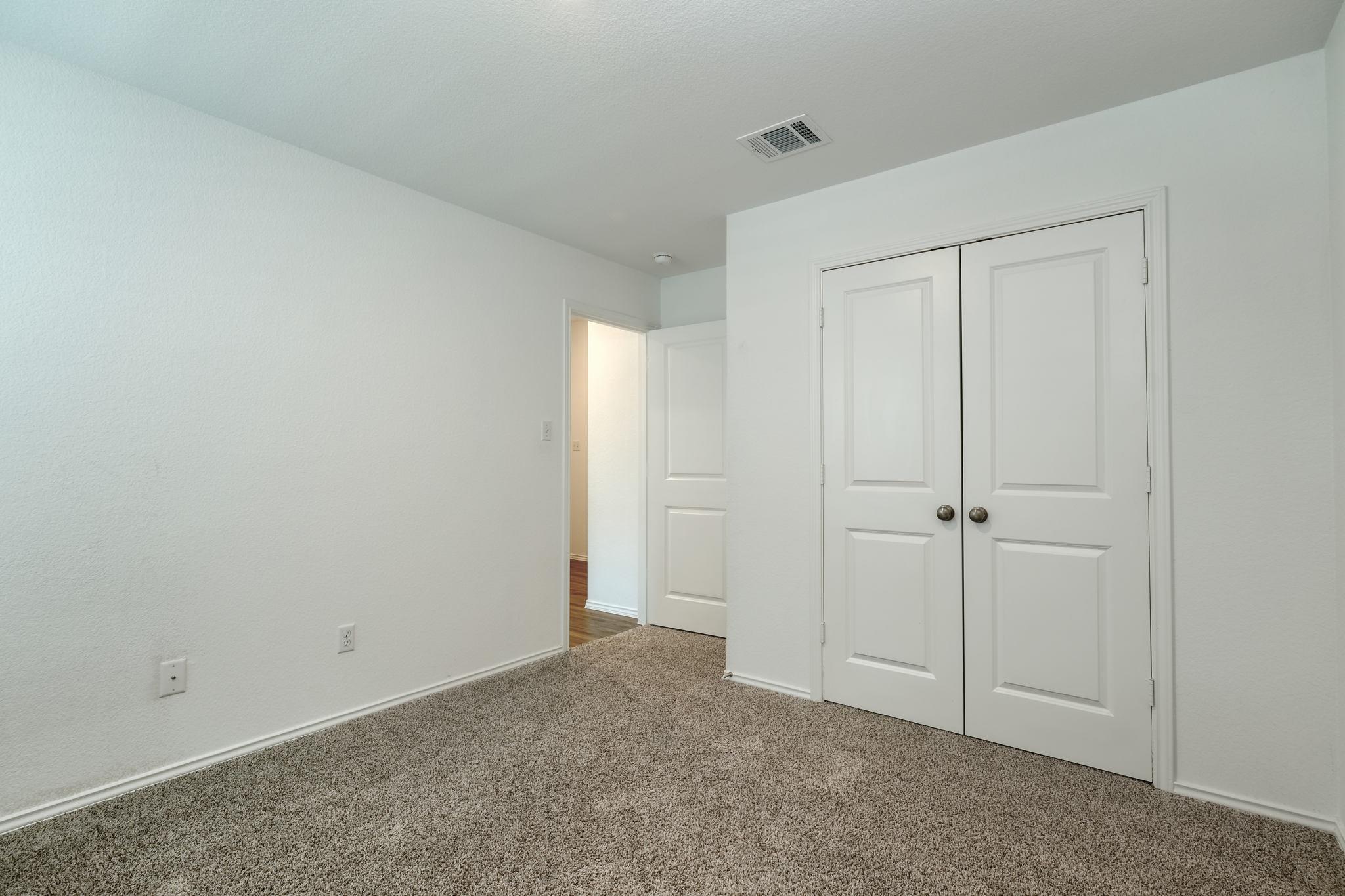 200 Coventry Dr, Hutto, TX 78634