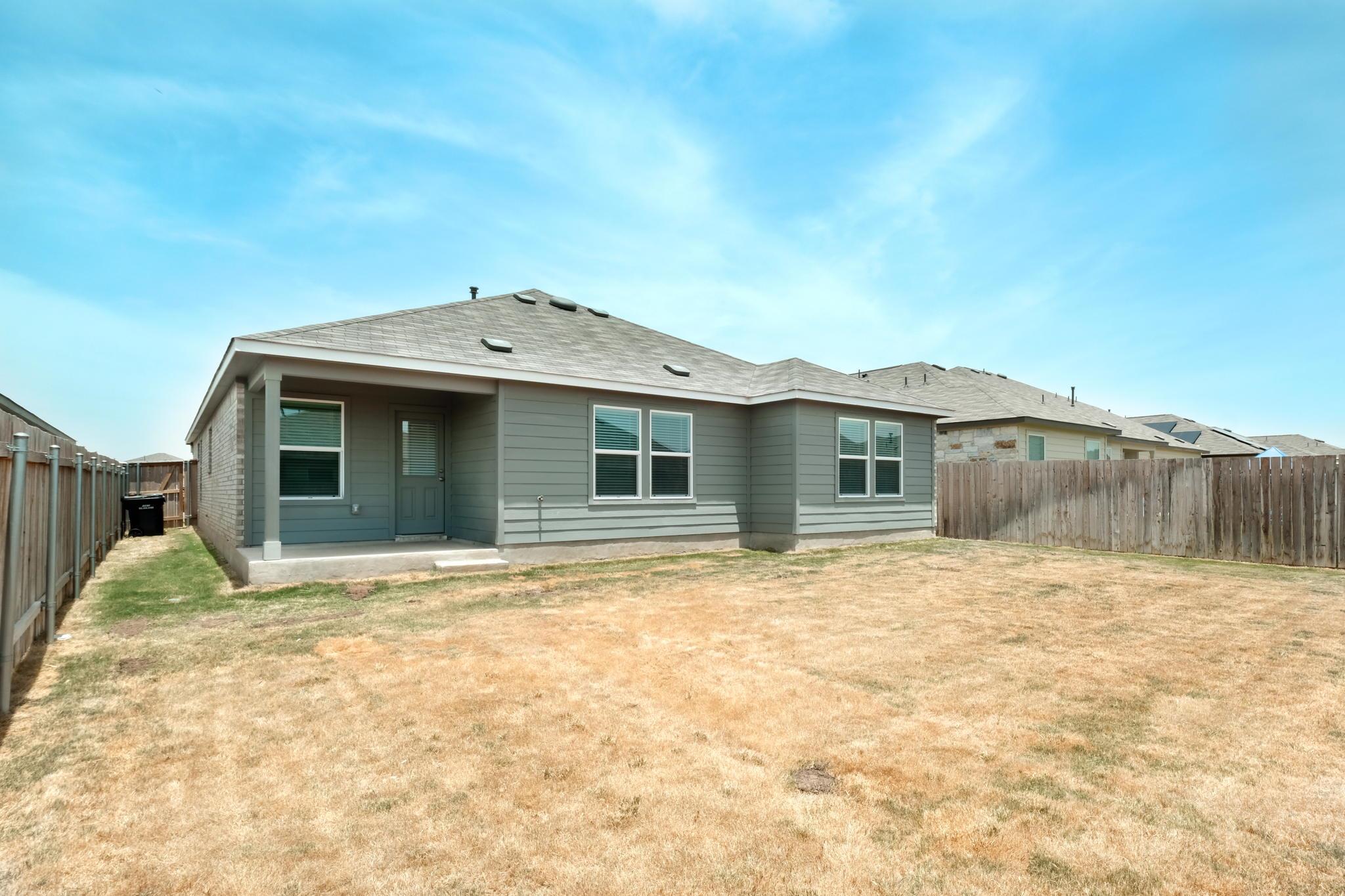 200 Coventry Dr, Hutto, TX 78634