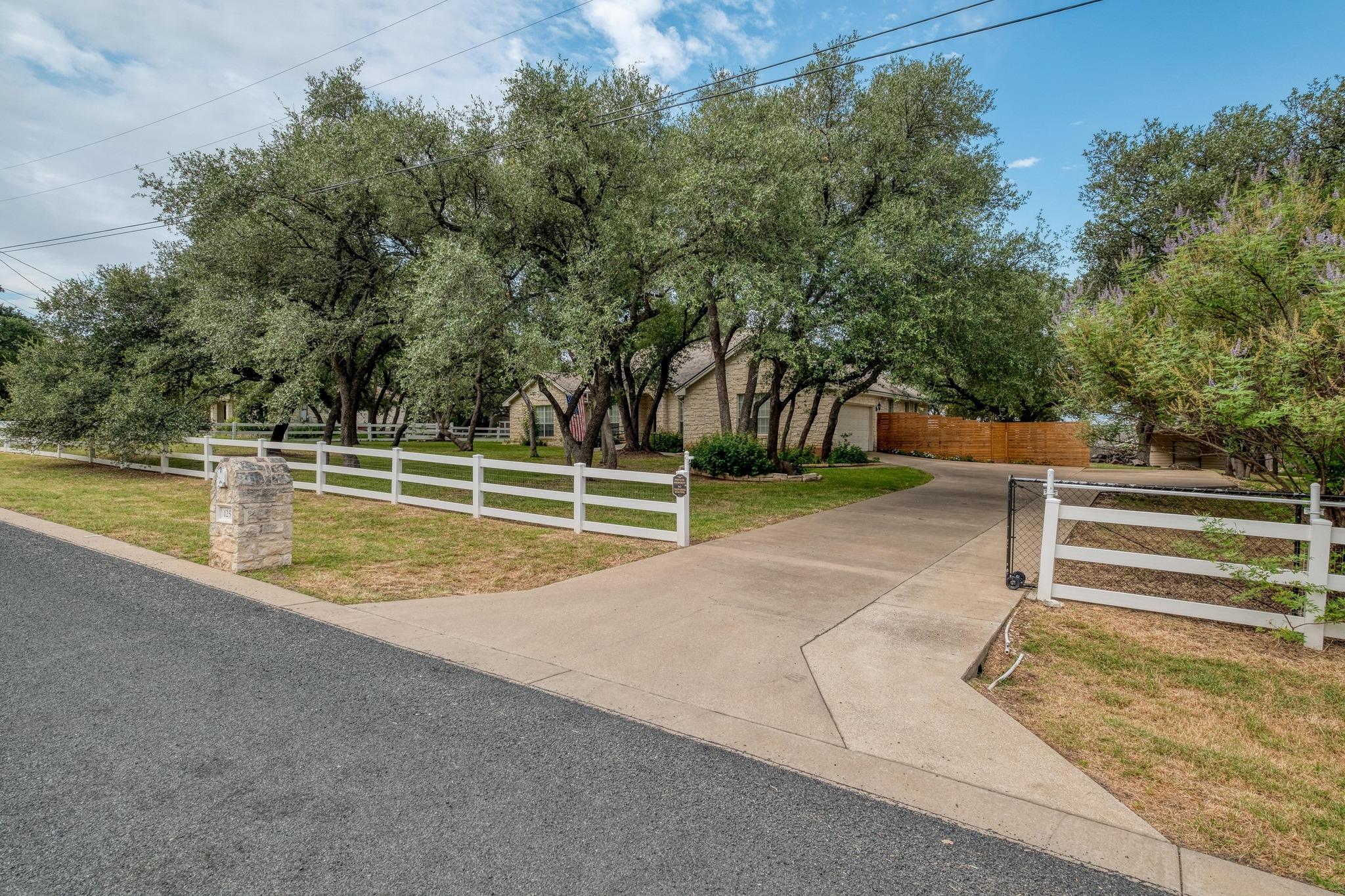 125 Ridgewood Cv, Georgetown, TX 78633