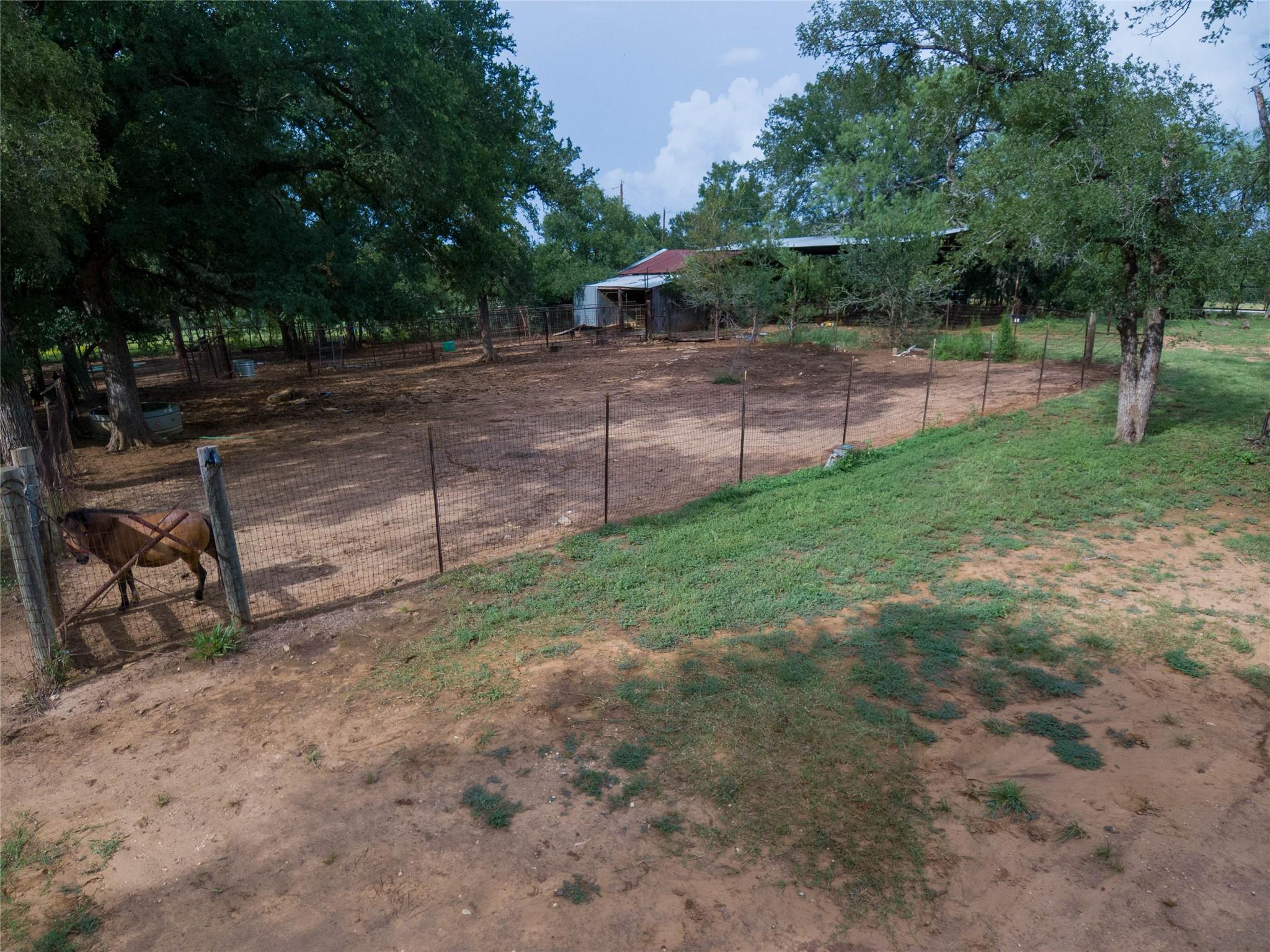 418 Fm 2984, Luling, TX 78648