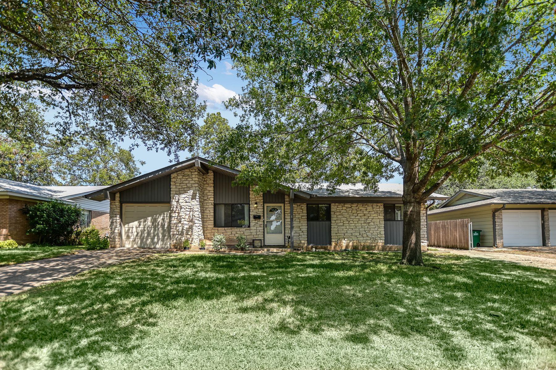 1812 Burbank St, Austin, TX 78757