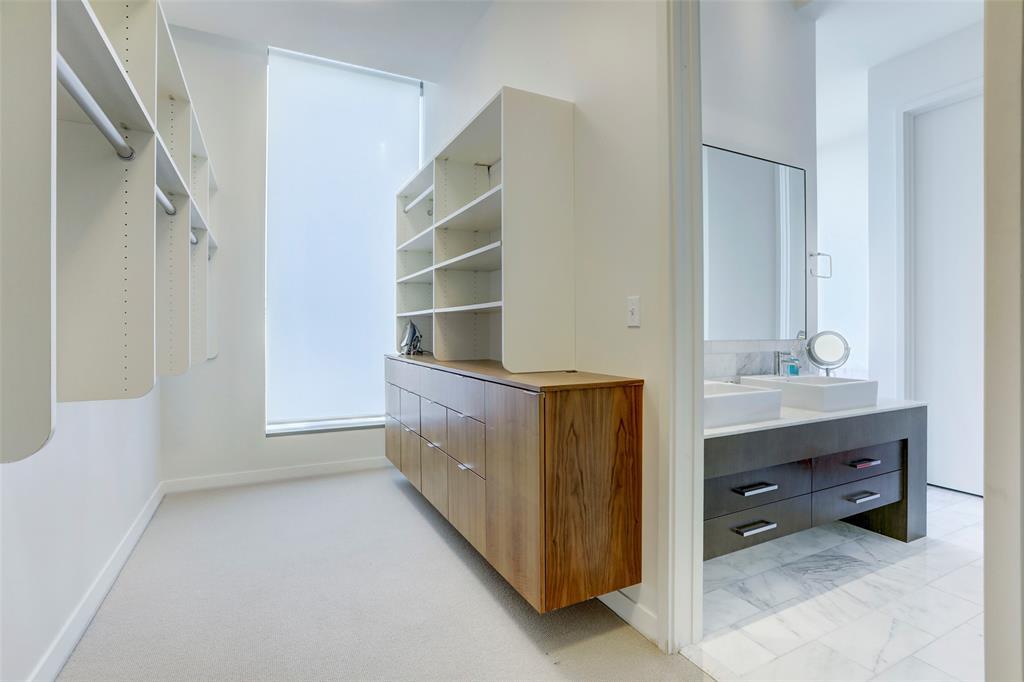 210 Lavaca St # 3401, Austin, TX 78701