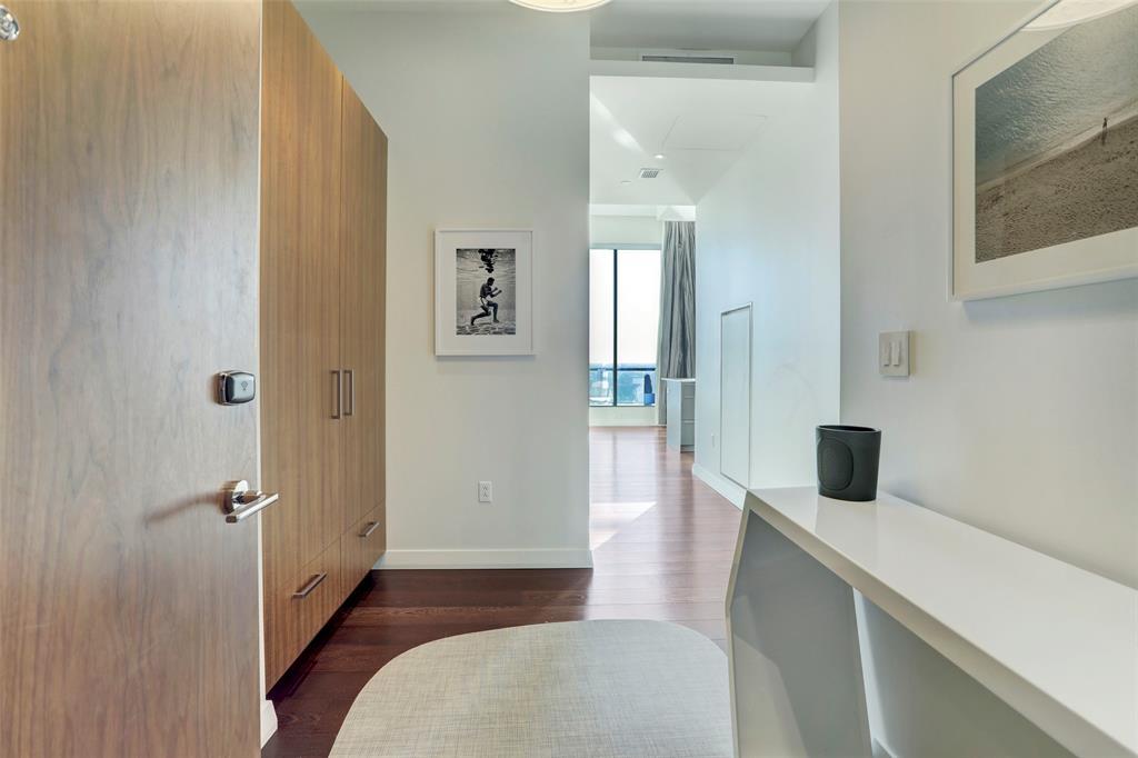 210 Lavaca St # 3401, Austin, TX 78701