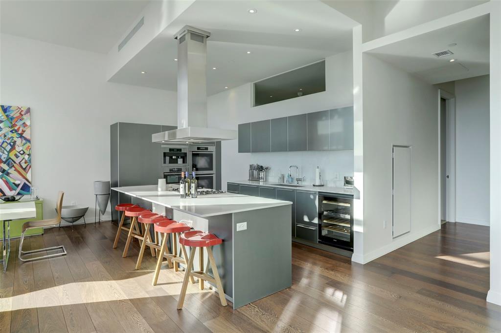 210 Lavaca St # 3401, Austin, TX 78701