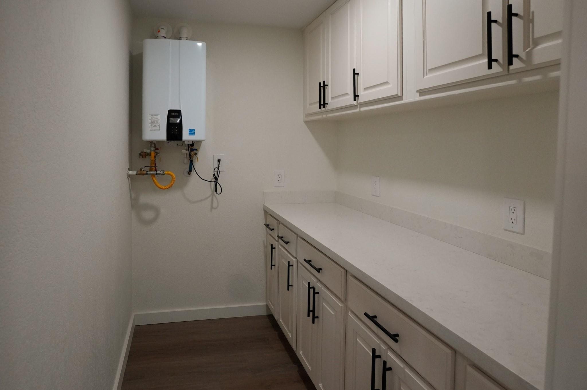 5688 Falke- Heinrich Rd, Schulenburg, TX 78956