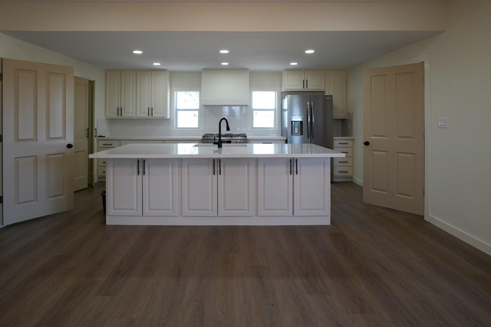 5688 Falke- Heinrich Rd, Schulenburg, TX 78956