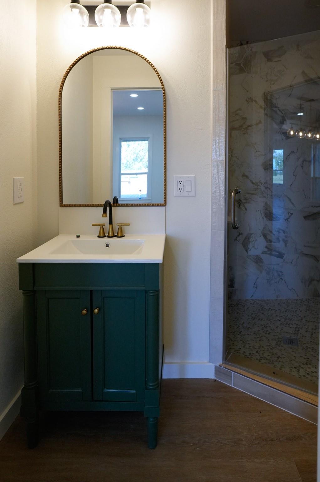 5688 Falke- Heinrich Rd, Schulenburg, TX 78956