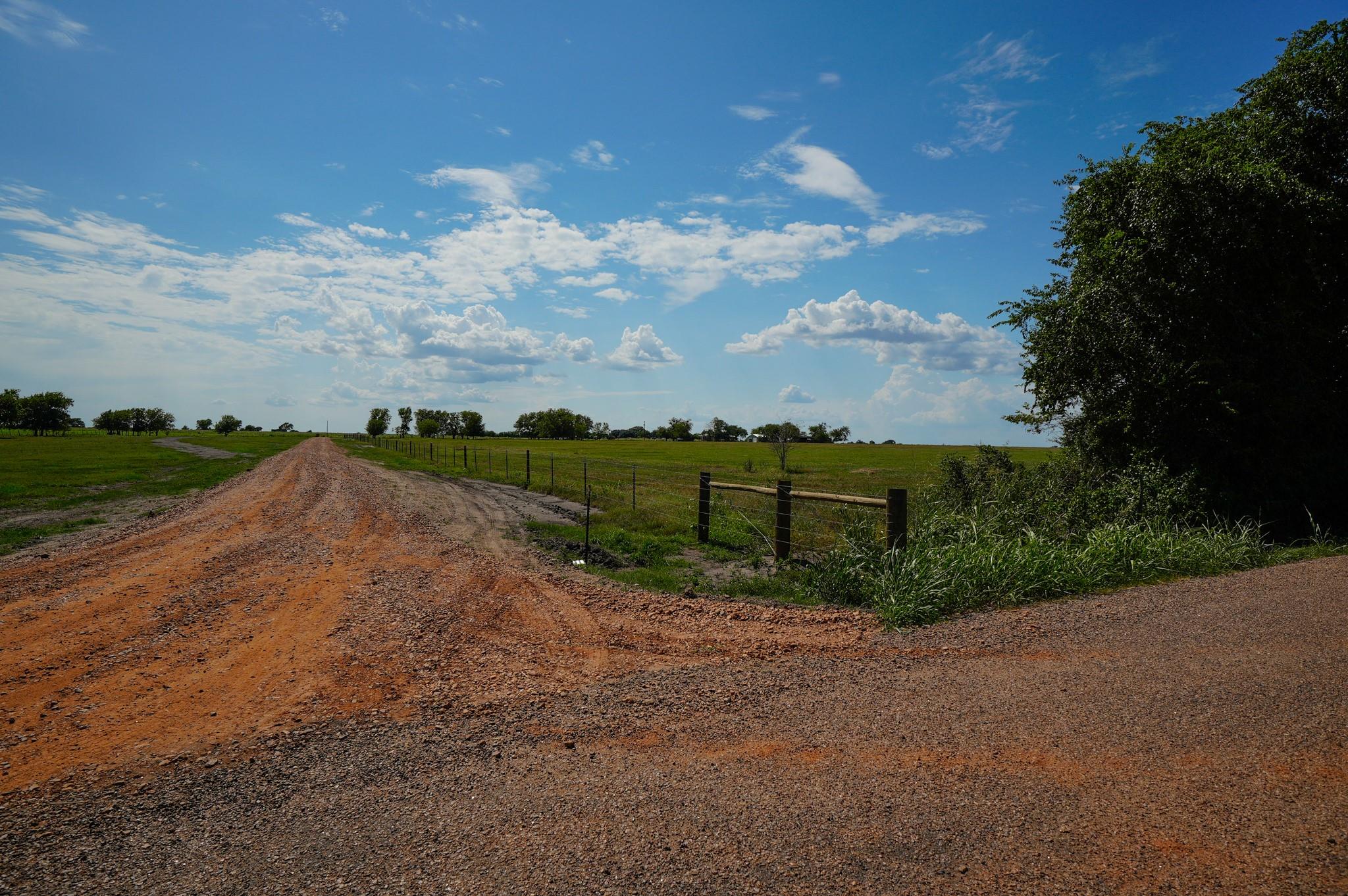 5688 Falke- Heinrich Rd, Schulenburg, TX 78956