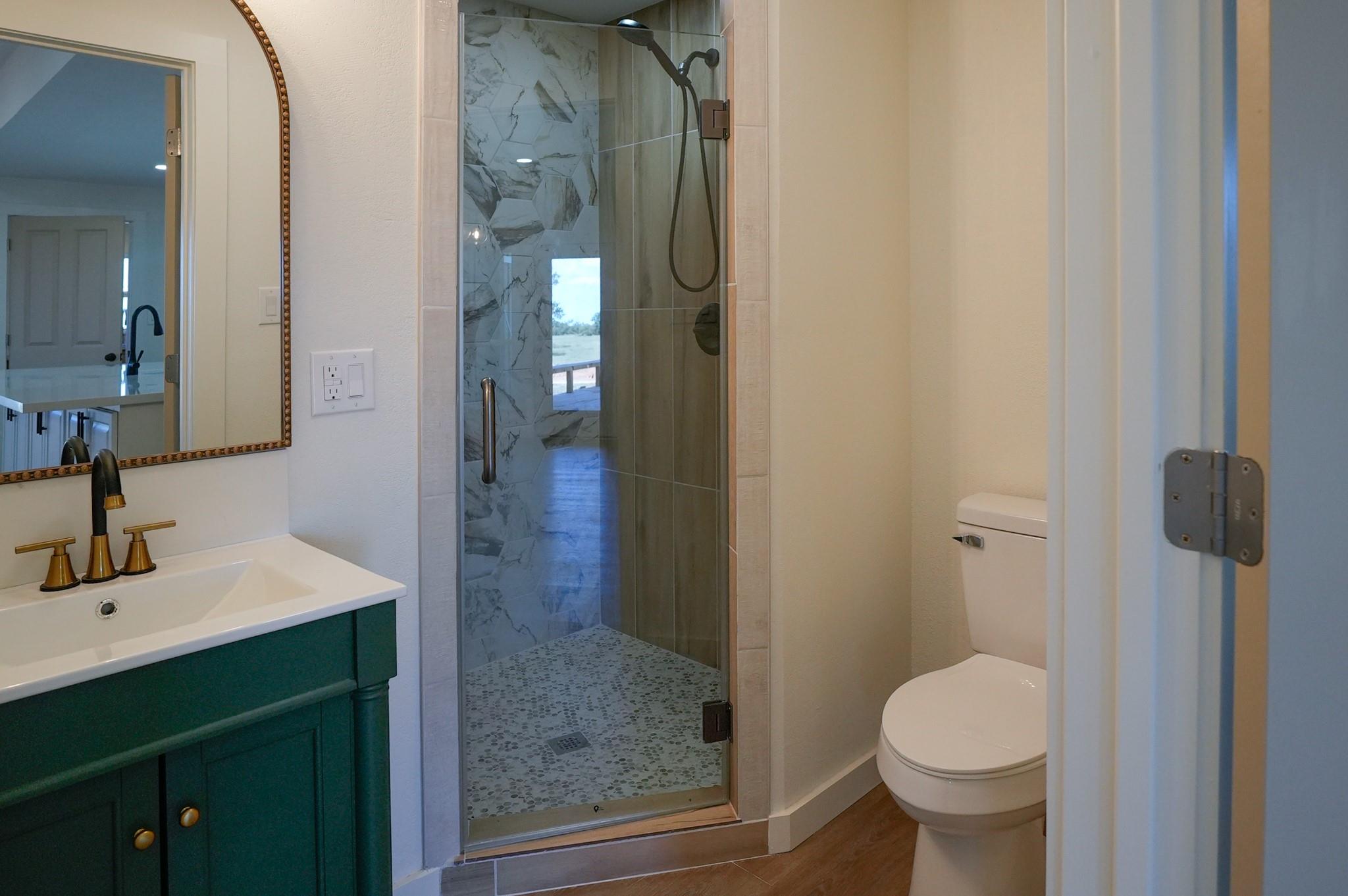 5688 Falke- Heinrich Rd, Schulenburg, TX 78956