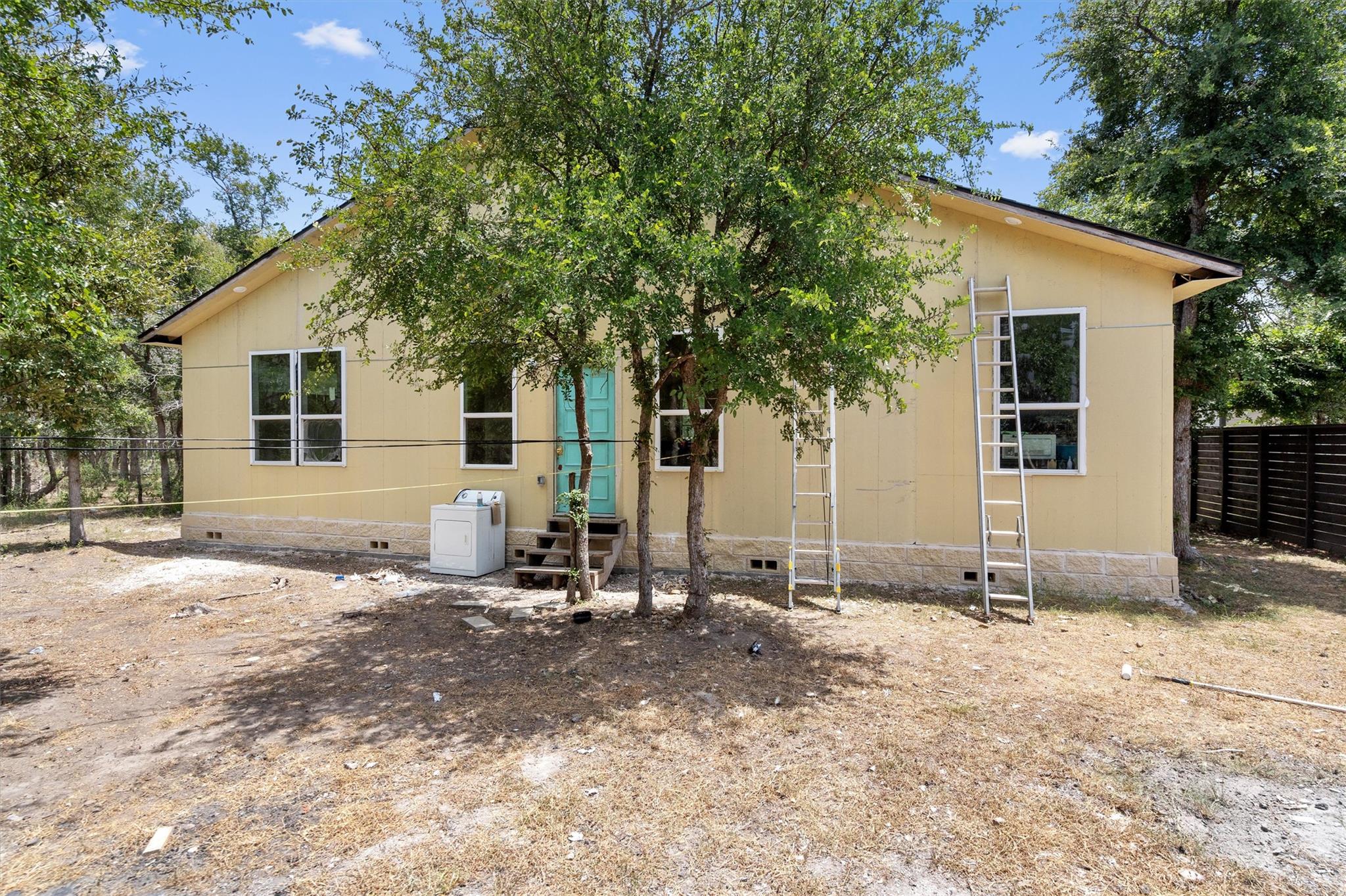 134 Plumeria Dr, Dale, TX 78616