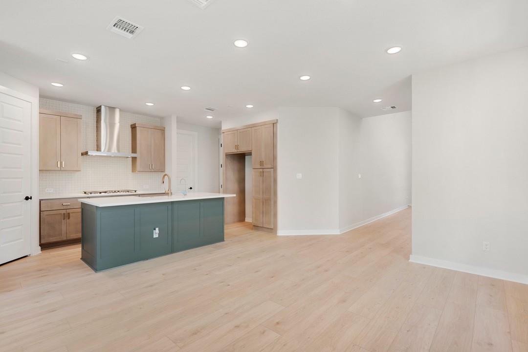 125 High Valley Drive, Liberty Hill, TX 78642