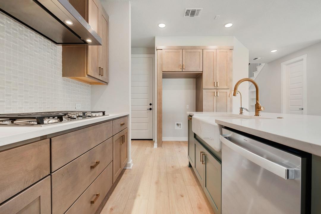 125 High Valley Drive, Liberty Hill, TX 78642