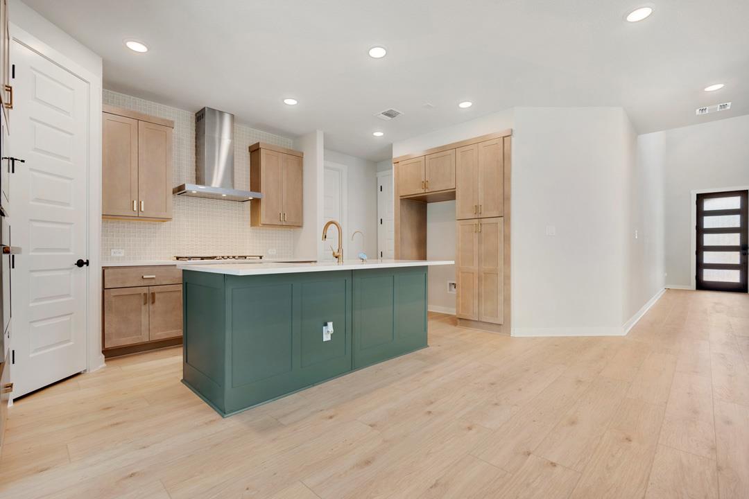 125 High Valley Drive, Liberty Hill, TX 78642