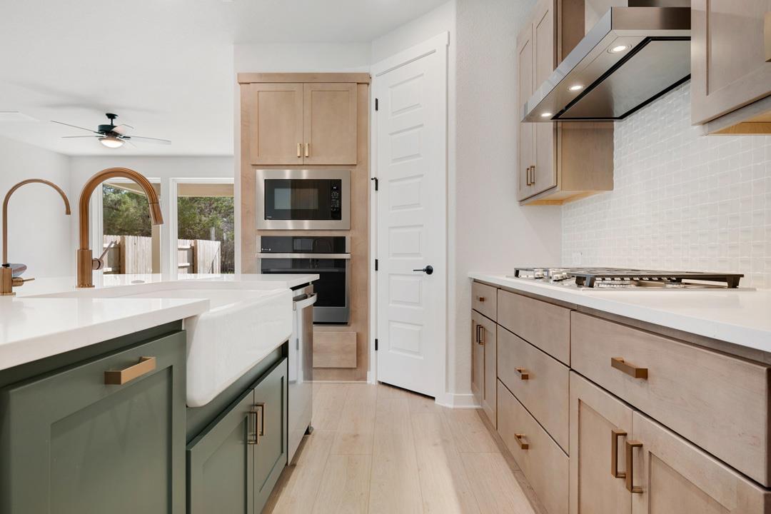 125 High Valley Drive, Liberty Hill, TX 78642