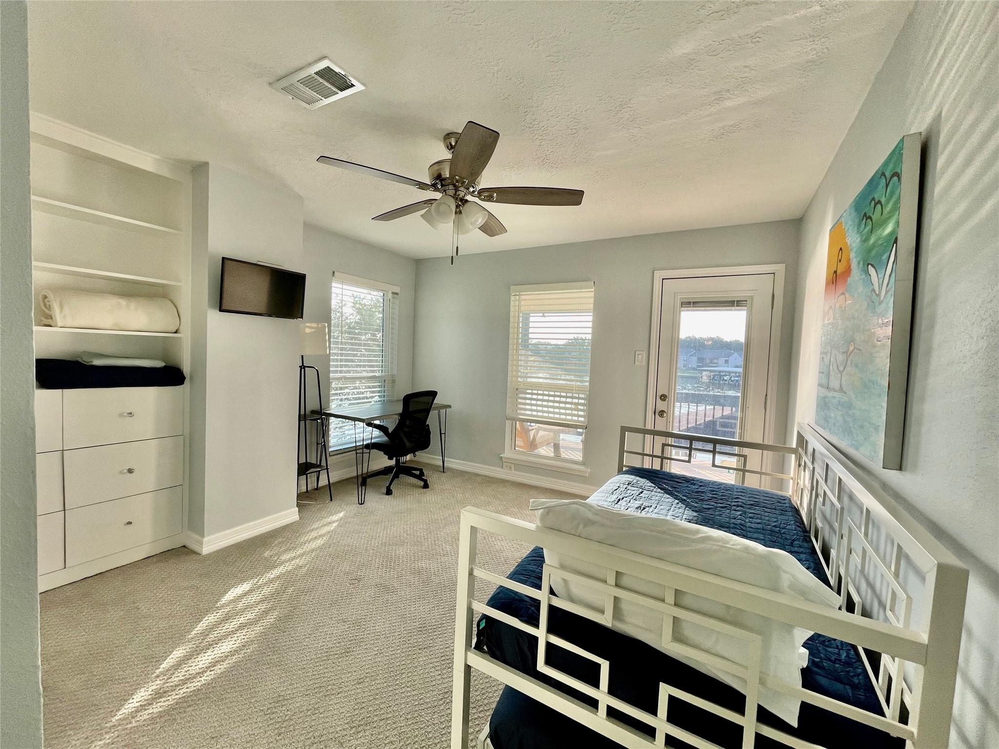 221 Capetown Capetown Way, Montgomery, TX 77356