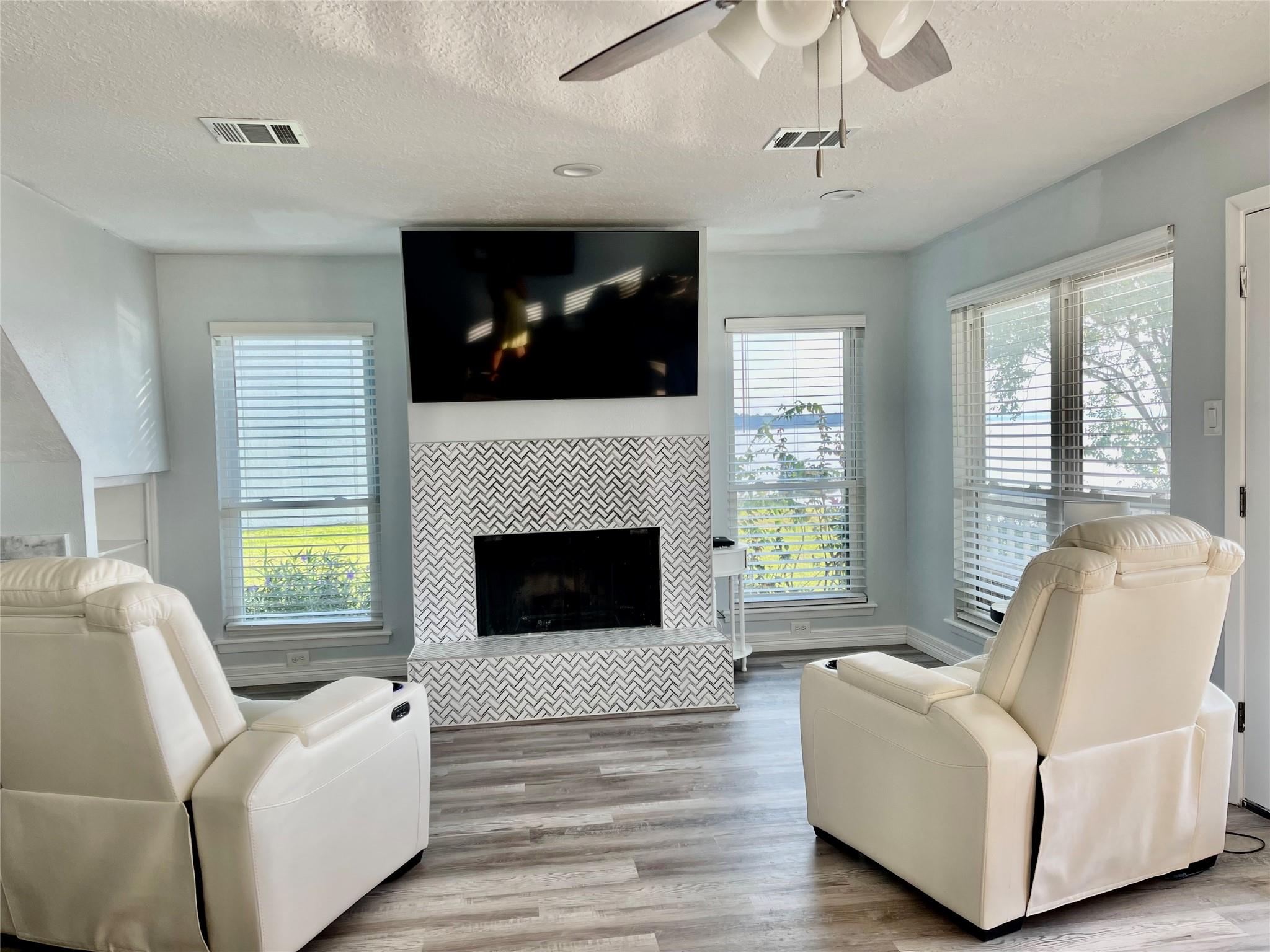 221 Capetown Capetown Way, Montgomery, TX 77356