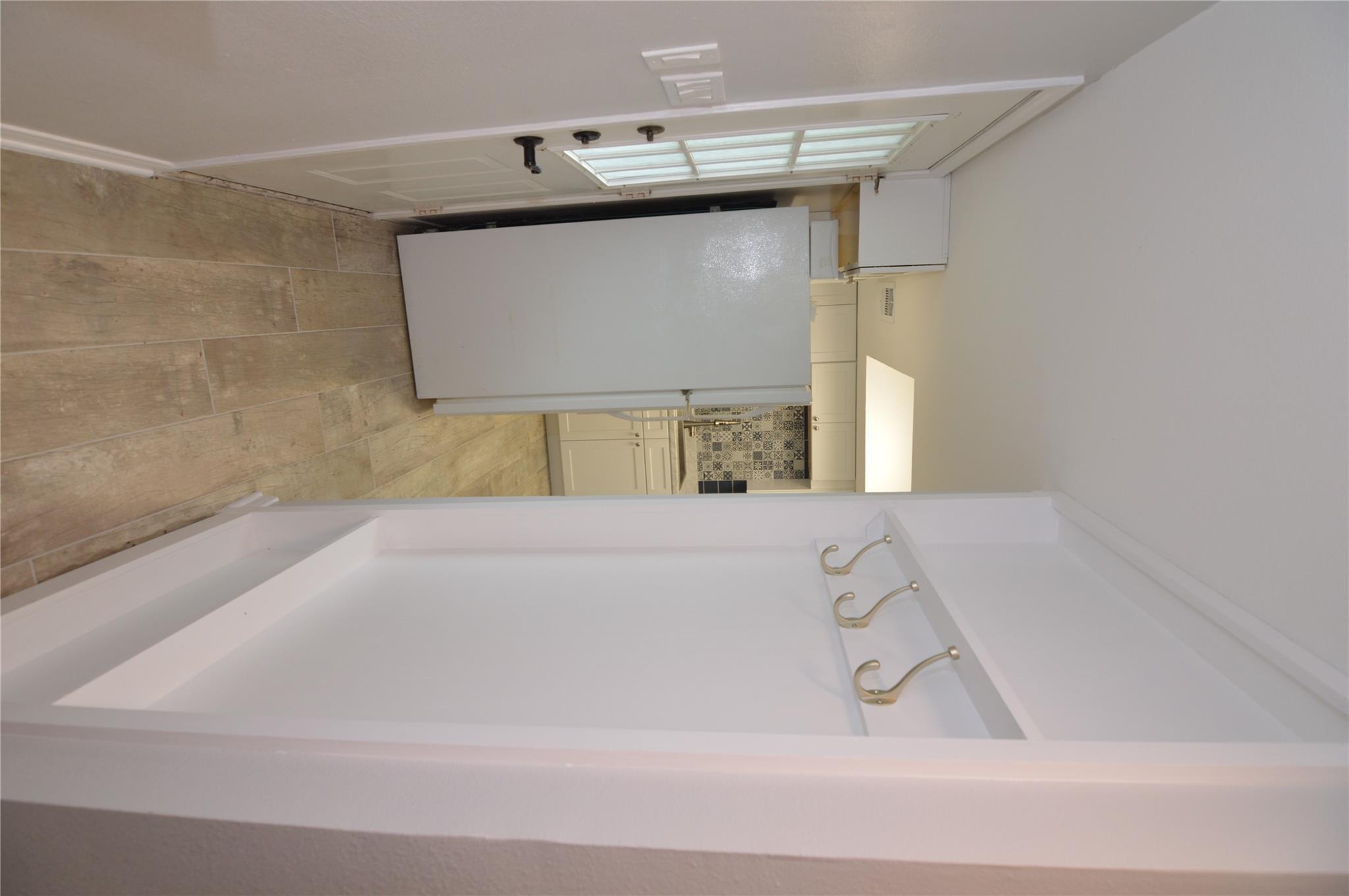 8912 Circle Dr # D, Austin, TX 78736